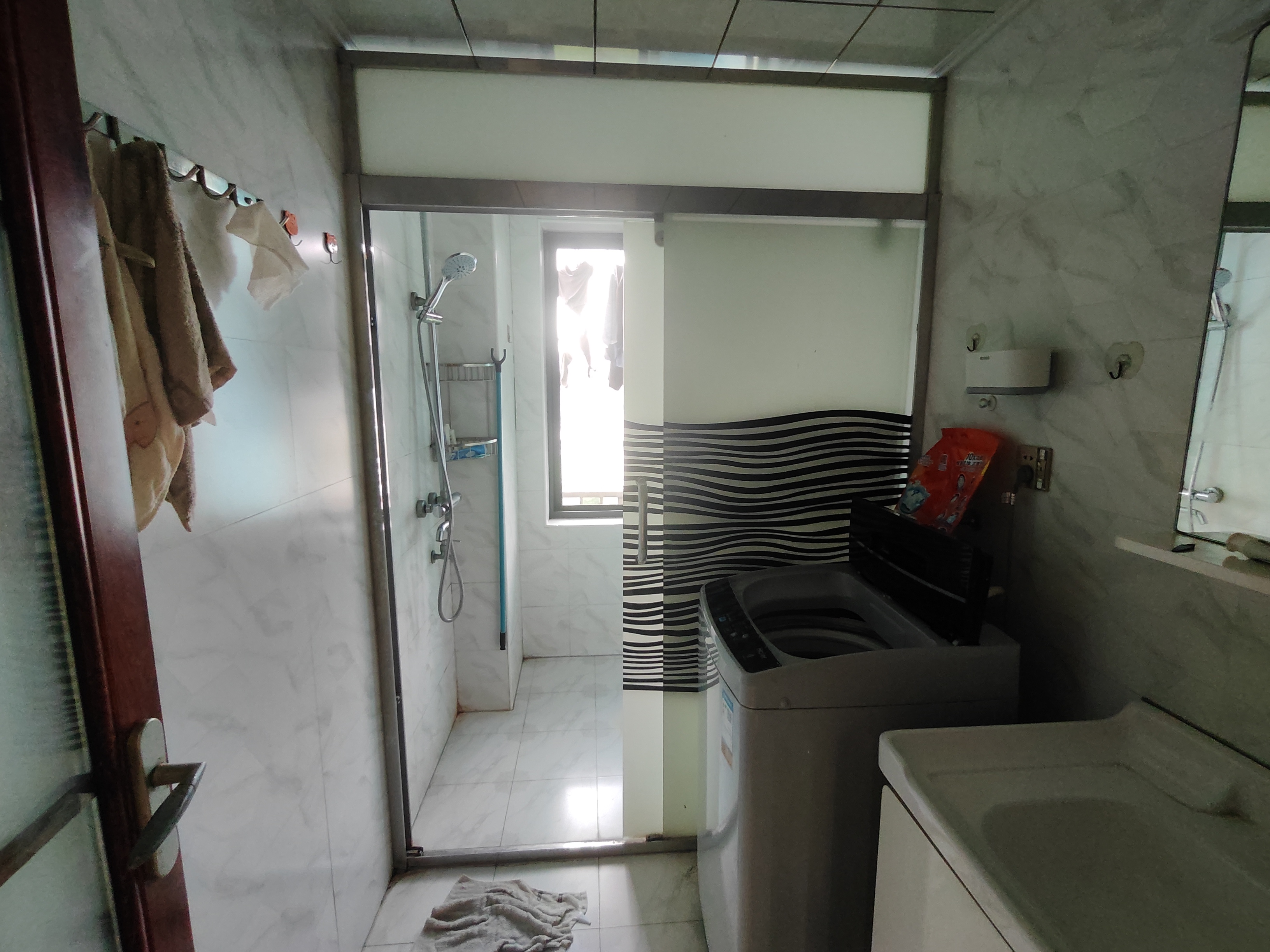 武广国际学苑 4室2厅2卫 88.0万 武广国际学苑 4室2厅2卫 88.0万室内图