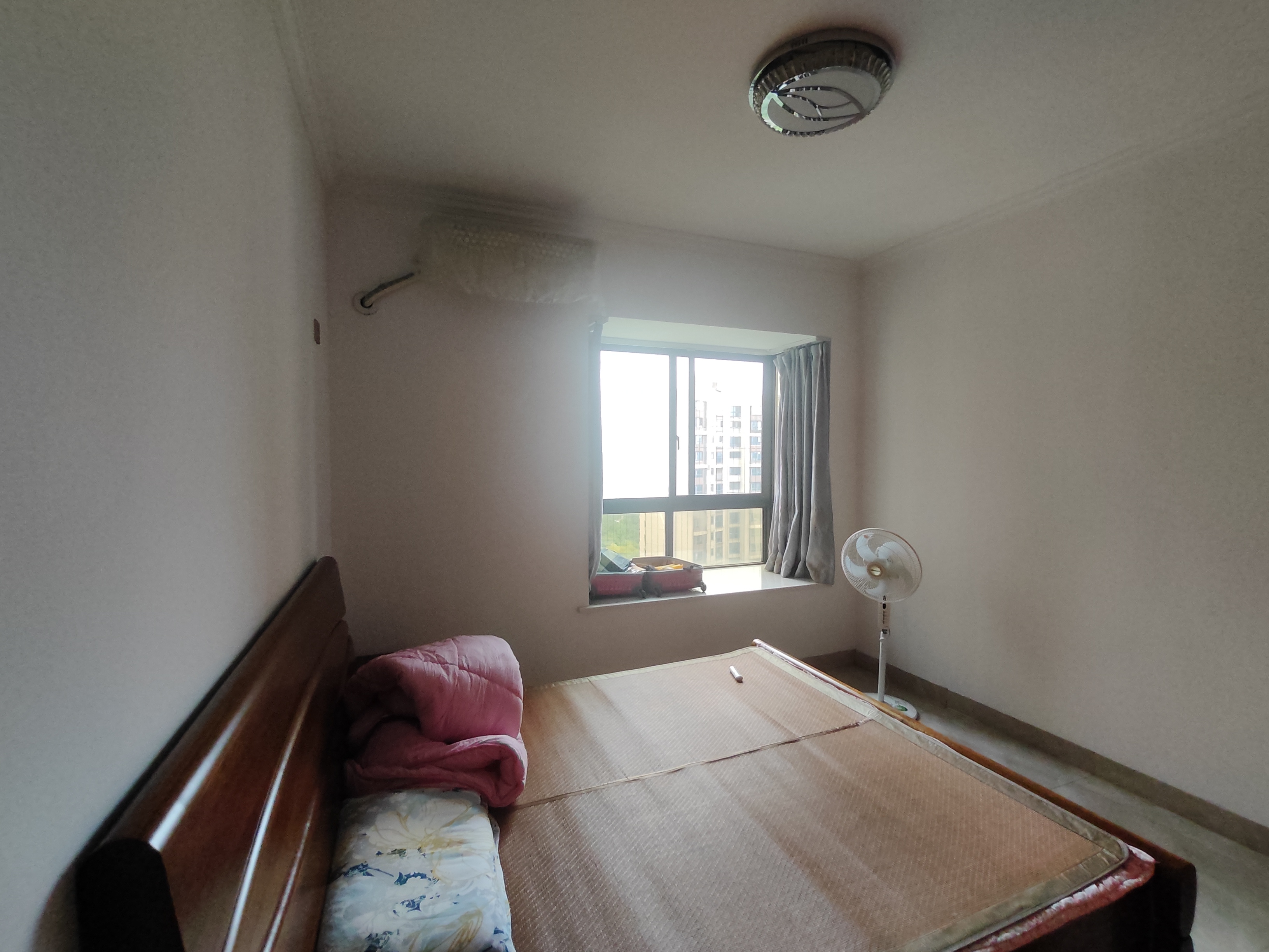 武广国际学苑 4室2厅2卫 88.0万 武广国际学苑 4室2厅2卫 88.0万室内图