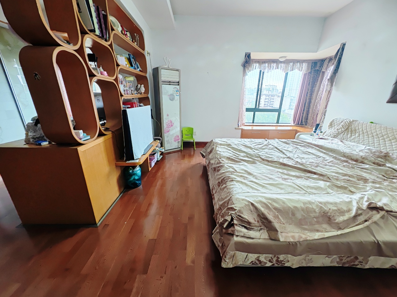 西域名邸  4室2厅2卫    85.0万 西域名邸  4室2厅2卫    85.0万室内图