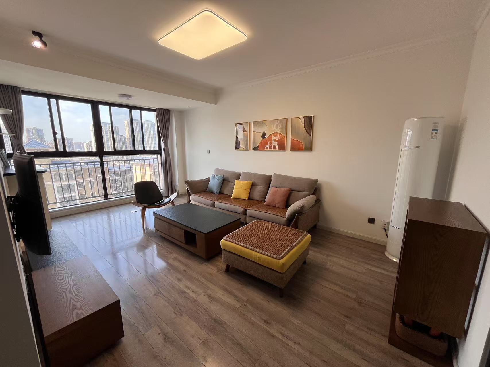 中欧昆仑首府 3室2厅1卫 55.0万 中欧昆仑首府 3室2厅1卫 55.0万室内图