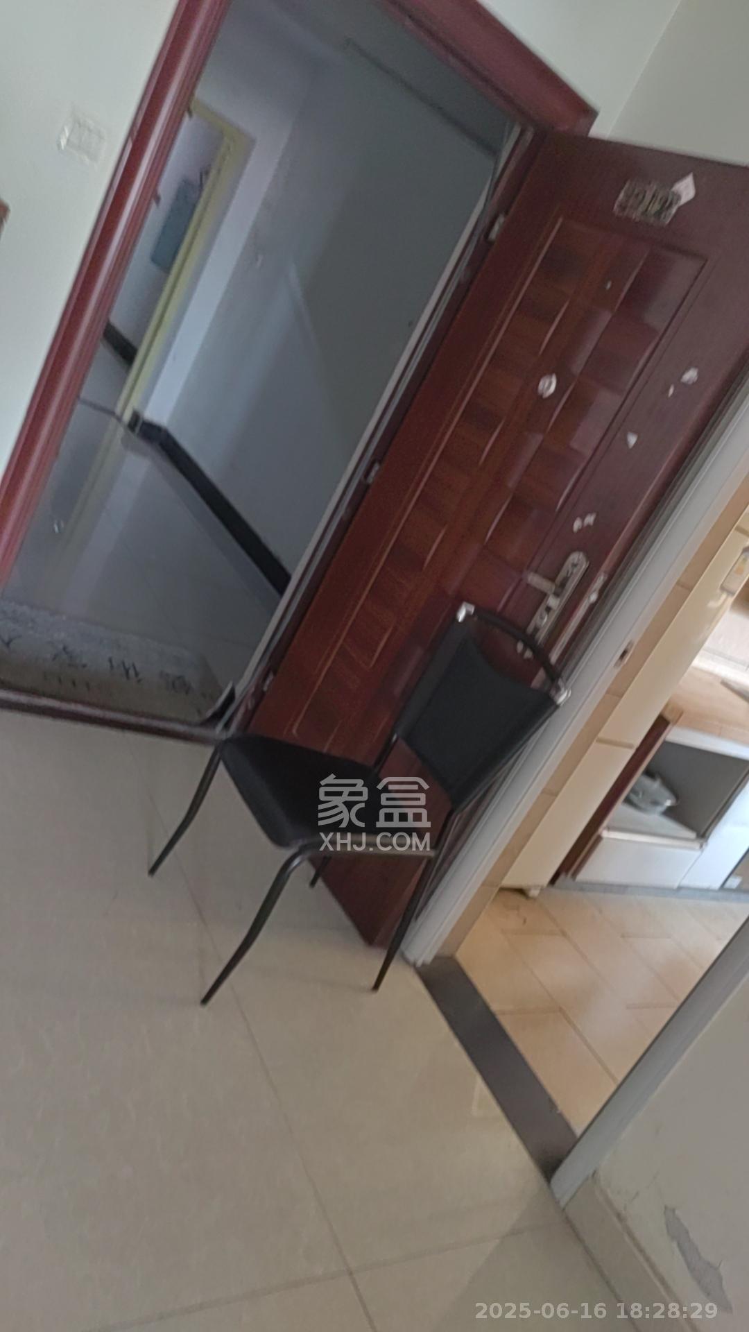 雄踞都市东家  2室2厅2卫    2200.0元/月室内图