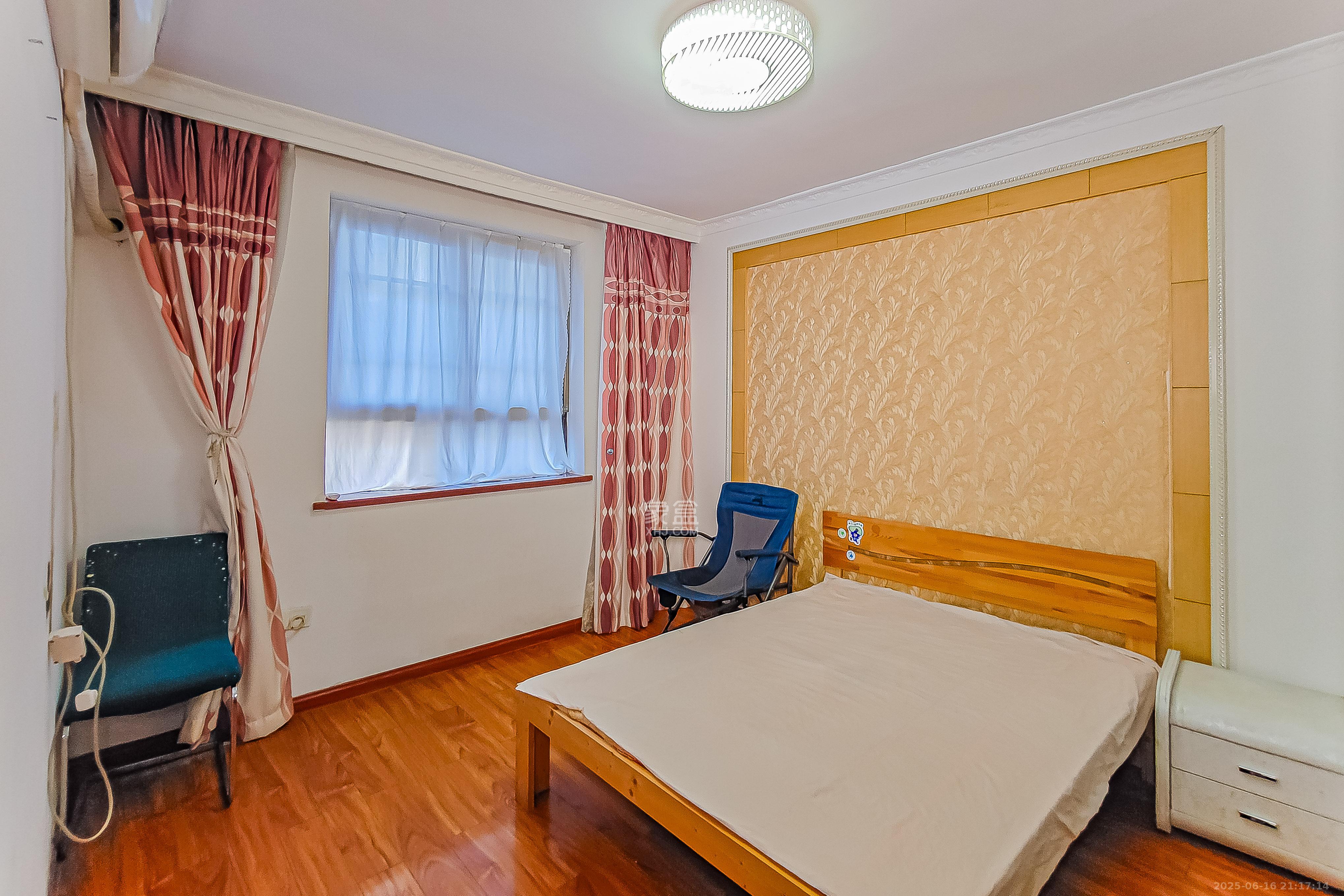 上碧湘街碧丽楼  2室1厅1卫    50.0万 上碧湘街碧丽楼  2室1厅1卫    50.0万卧室