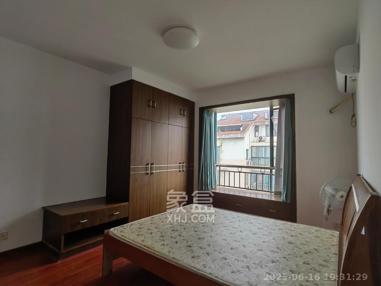 东方新城  5室2厅2卫    1000.0元/月室内图