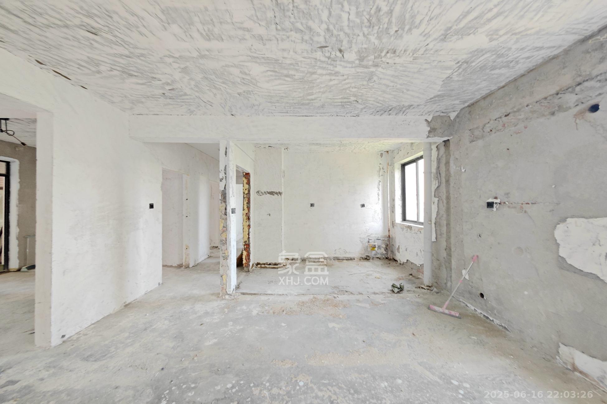 中江佳境天成 3室2厅2卫 99.8万 中江佳境天成 3室2厅2卫 99.8万客厅