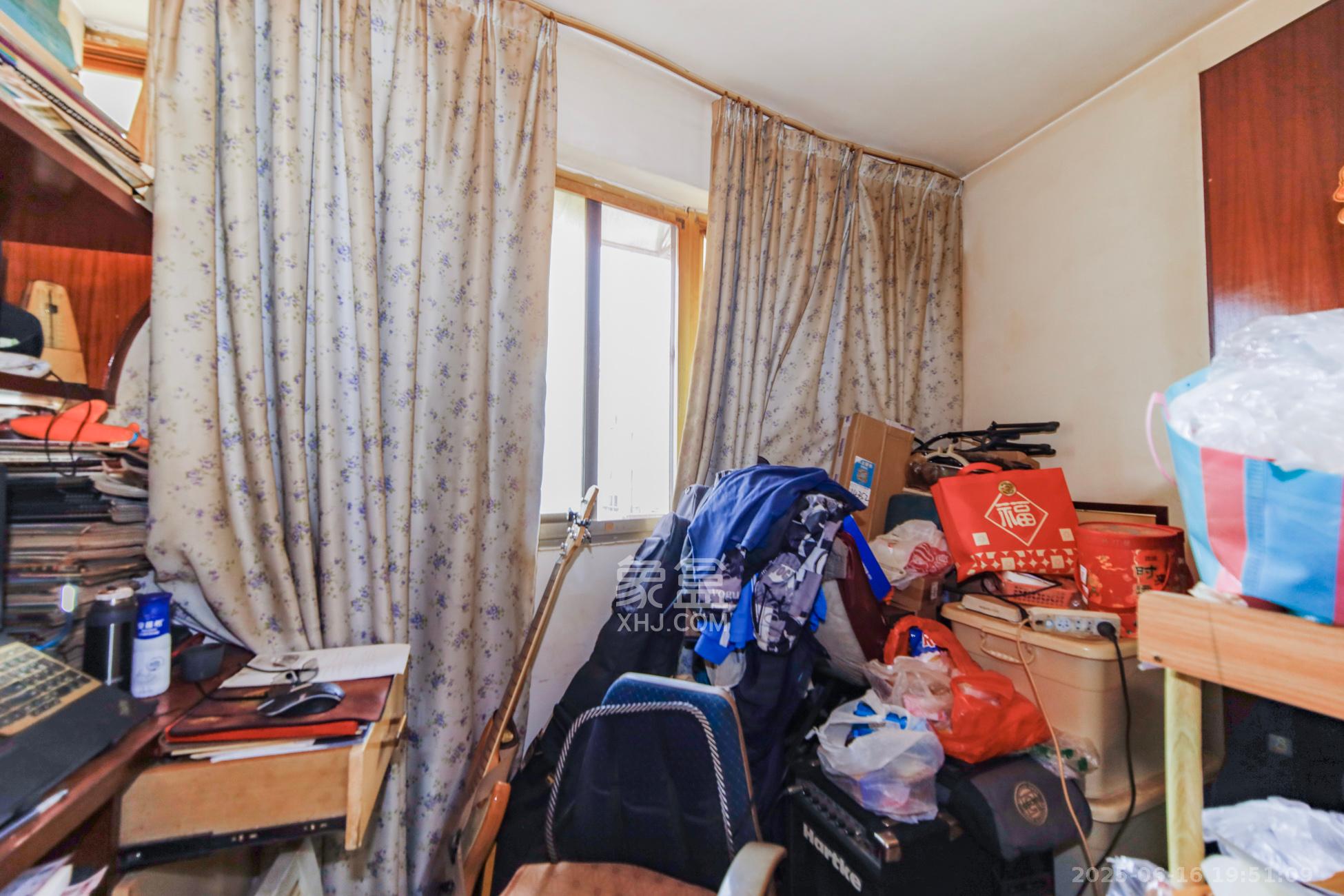 中建五局信和苑二区  3室2厅2卫   75.00万阳台