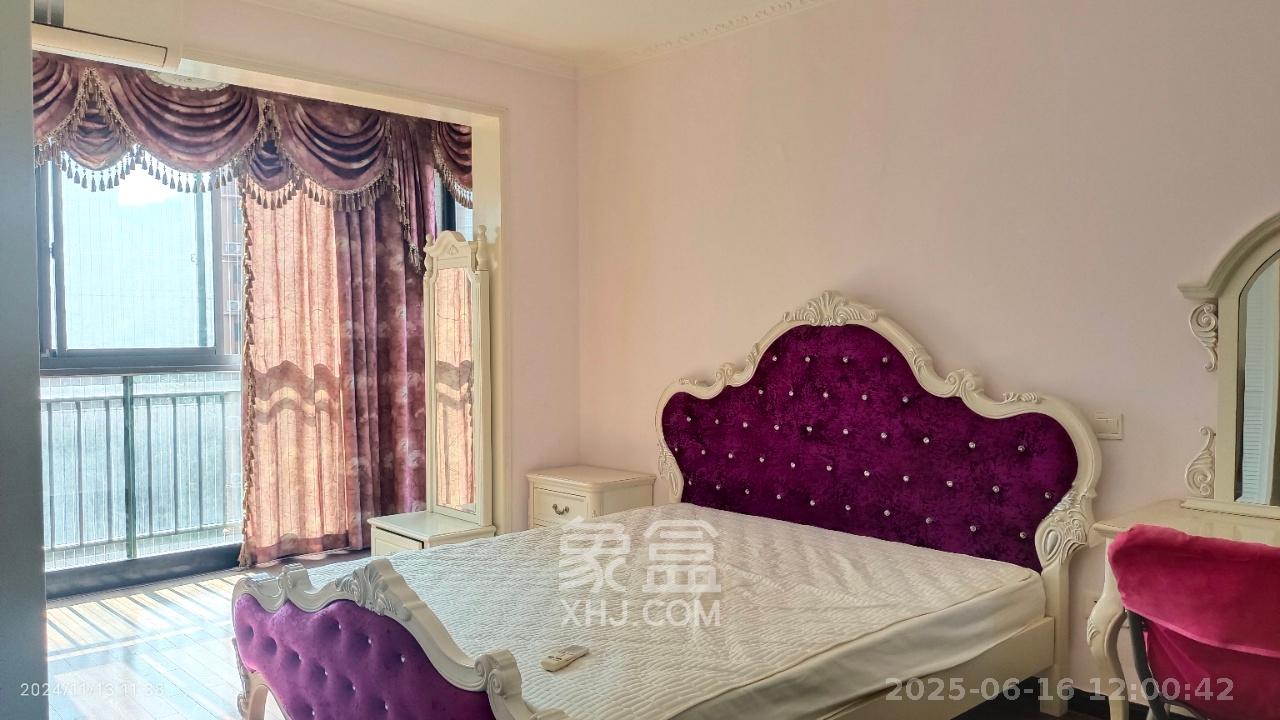 山水嘉园  4室2厅2卫    2200.0元/月室内图