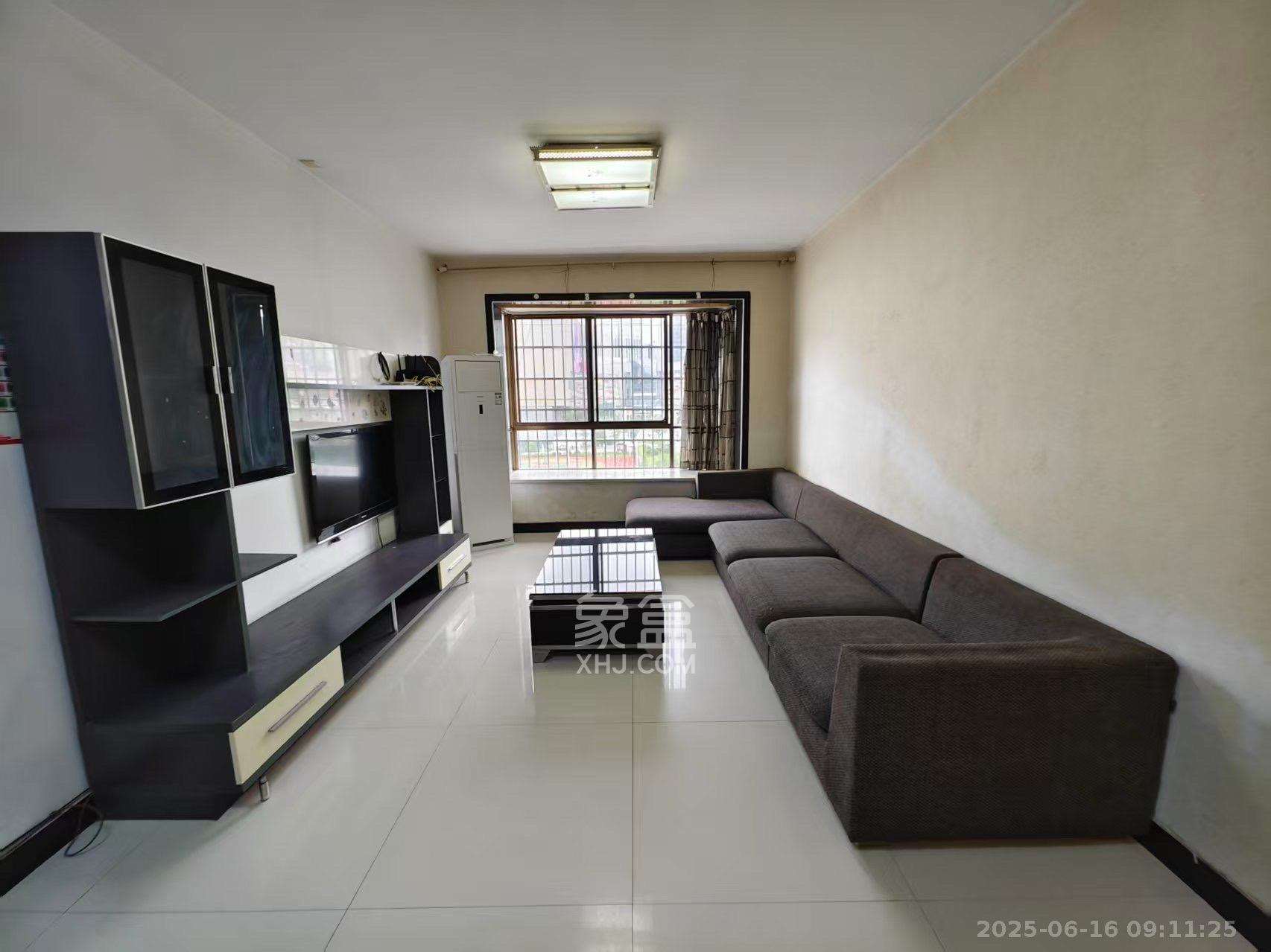 莲湖汽配城  5室2厅2卫    1700.0元/月 莲湖汽配城  5室2厅2卫    1700.0元/月