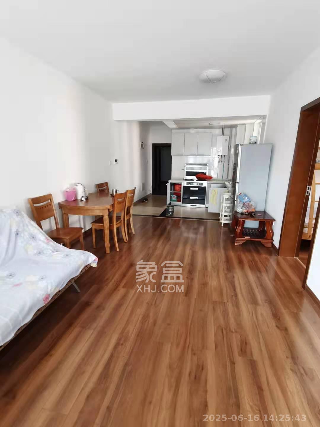 丽发新城  2室2厅1卫    1800.0元/月室内图