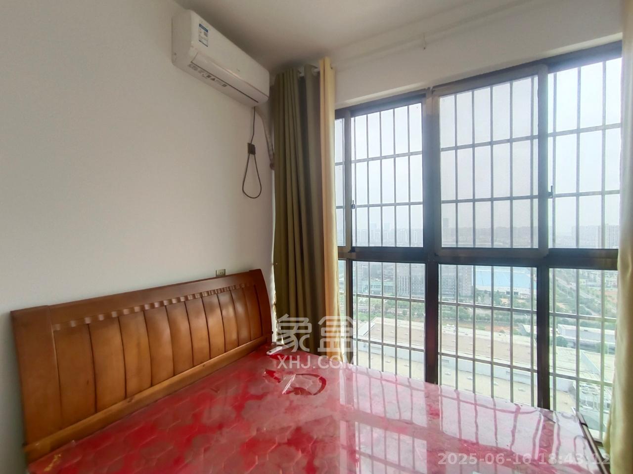 和泉嘉园  4室2厅2卫   2300.00元/月室内图