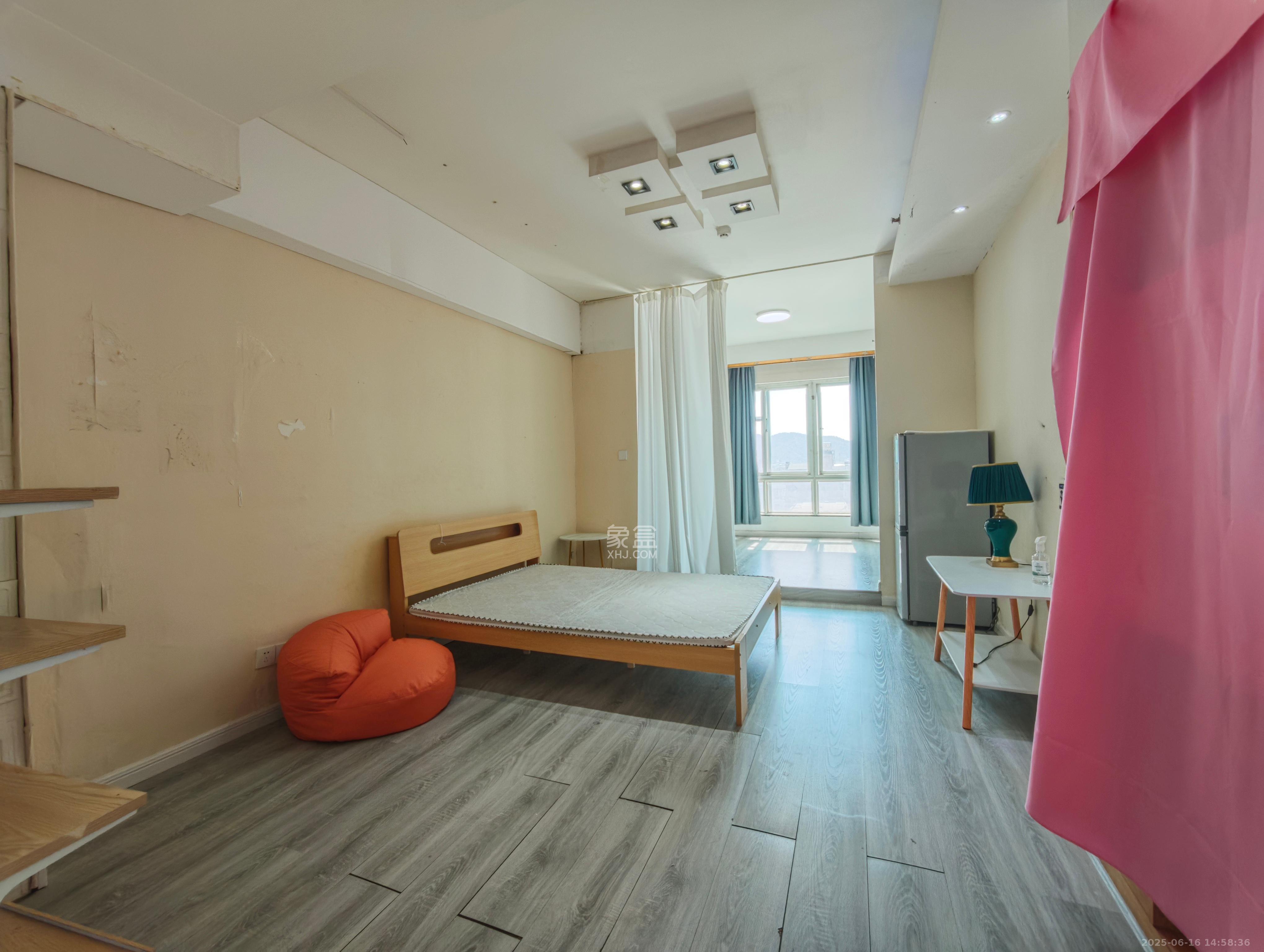 五一新干线  1室0厅0卫    2400.0元/月 五一新干线  1室0厅0卫    2400.0元/月