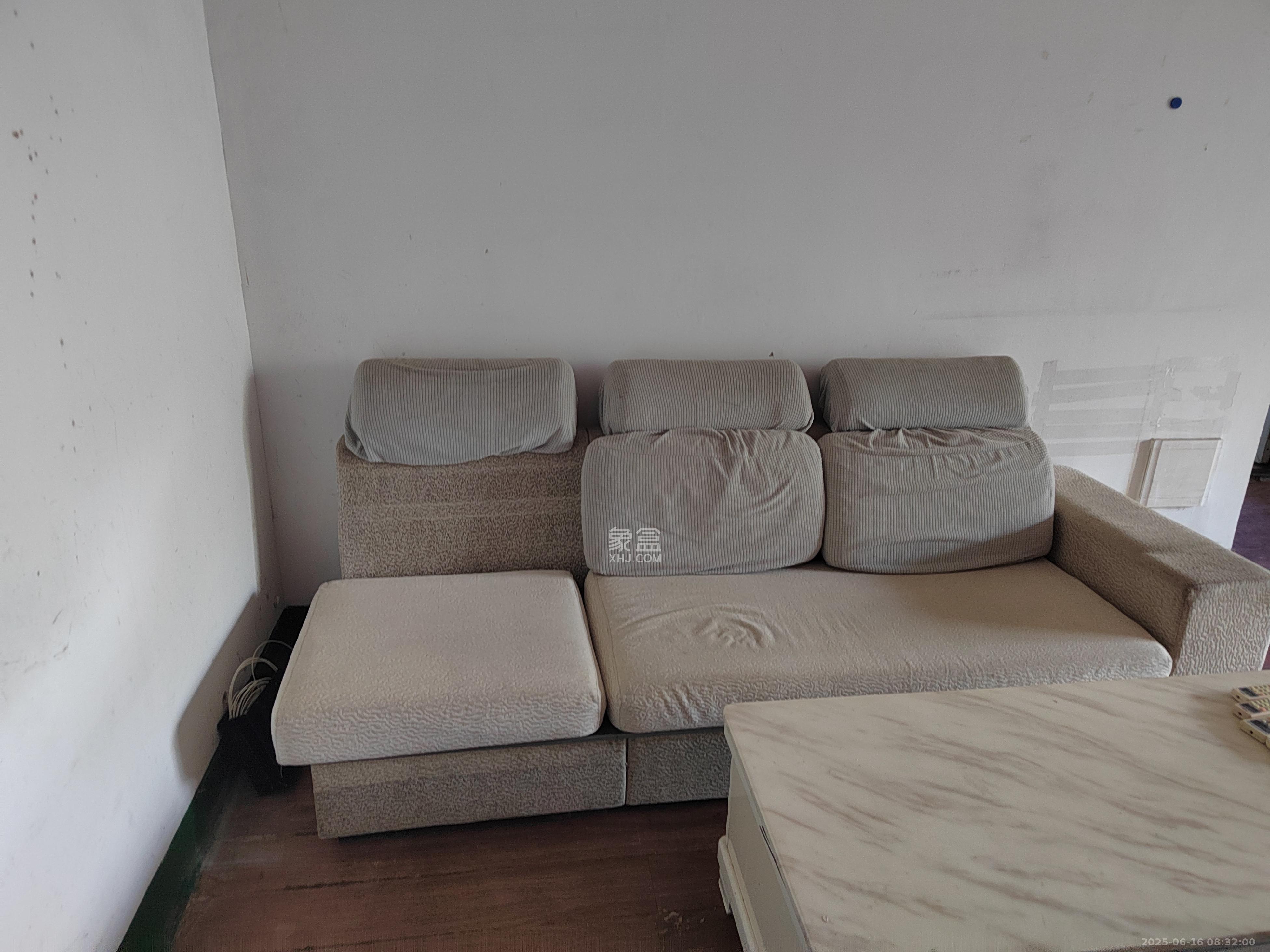 中信文化广场(中信新城二期) 2室2厅1卫 1500.0元/月 中信文化广场(中信新城二期) 2室2厅1卫 1500.0元/月室内图