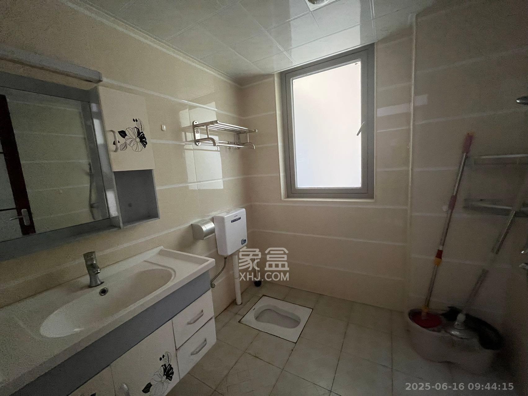 怡海星城 3室2厅1卫 1800.0元/月 怡海星城 3室2厅1卫 1800.0元/月室内图