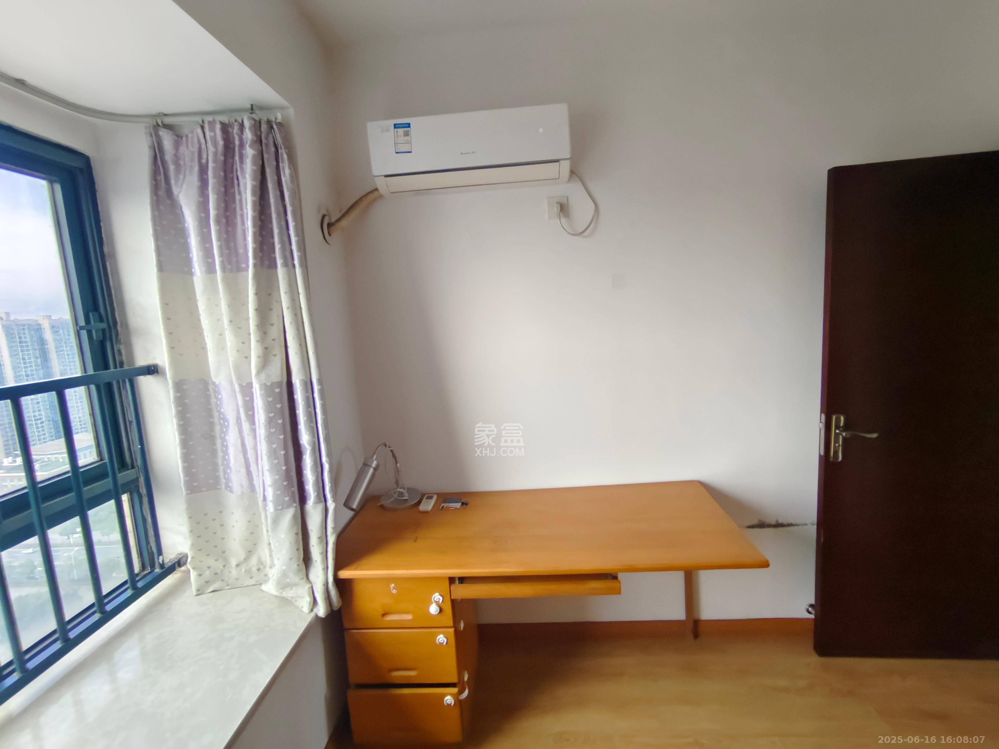 恒大华府  3室2厅1卫    2300.0元/月 恒大华府  3室2厅1卫    2300.0元/月室内图