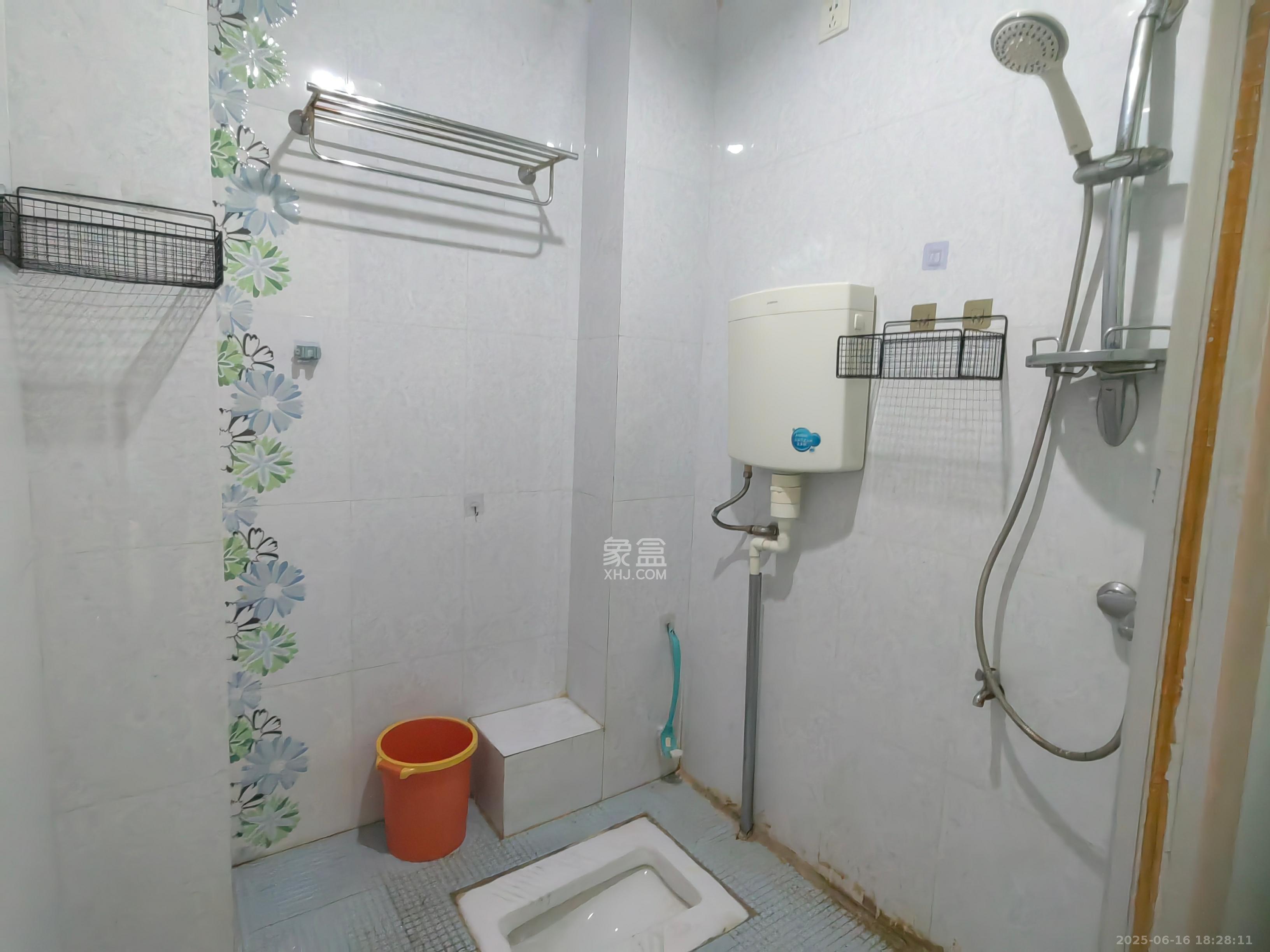 雄踞都市东家  2室2厅2卫    2200.0元/月室内图