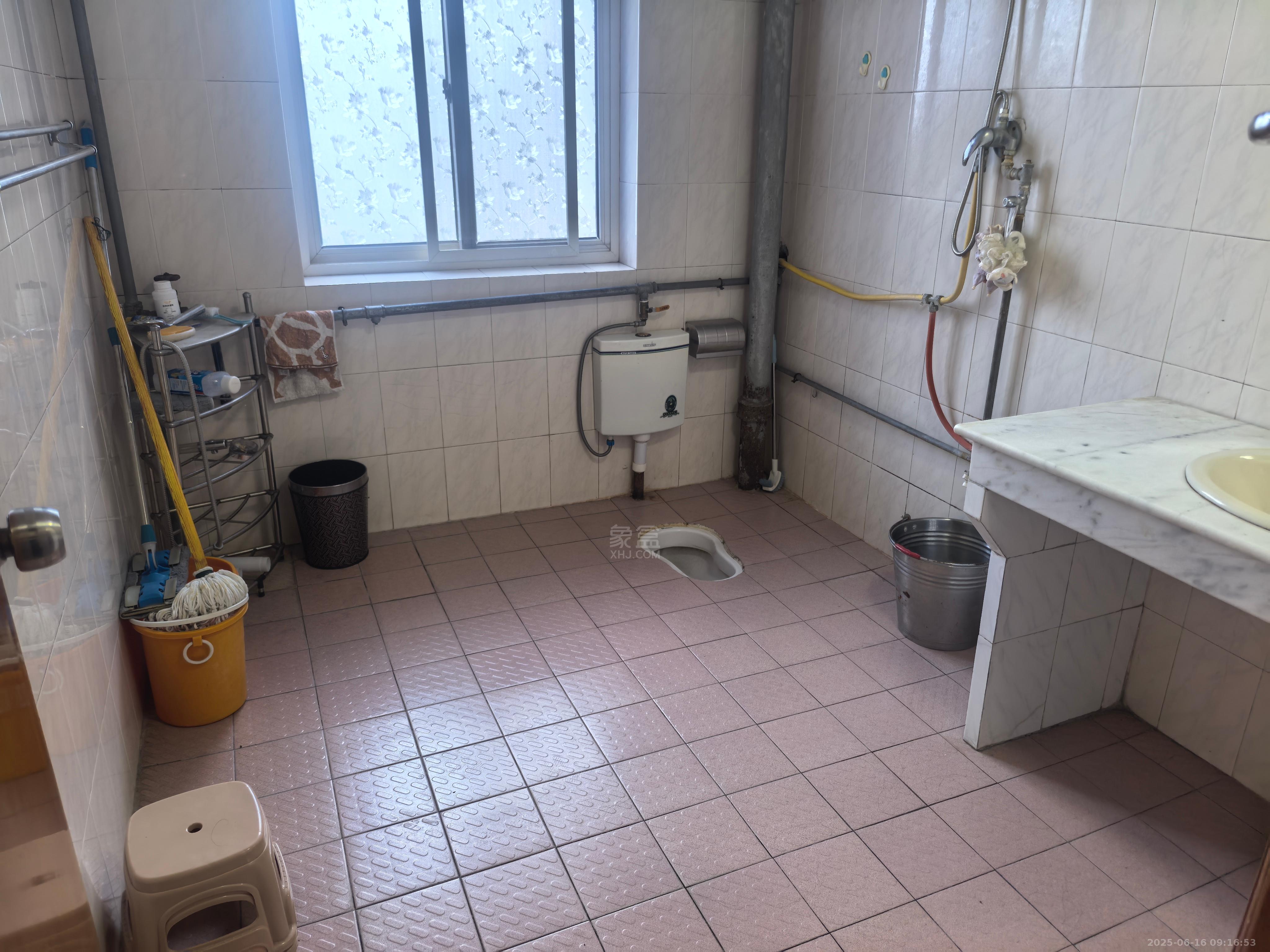 经纬大院大湖塘二村 3室2厅1卫 1100.0元/月 经纬大院大湖塘二村 3室2厅1卫 1100.0元/月室内图