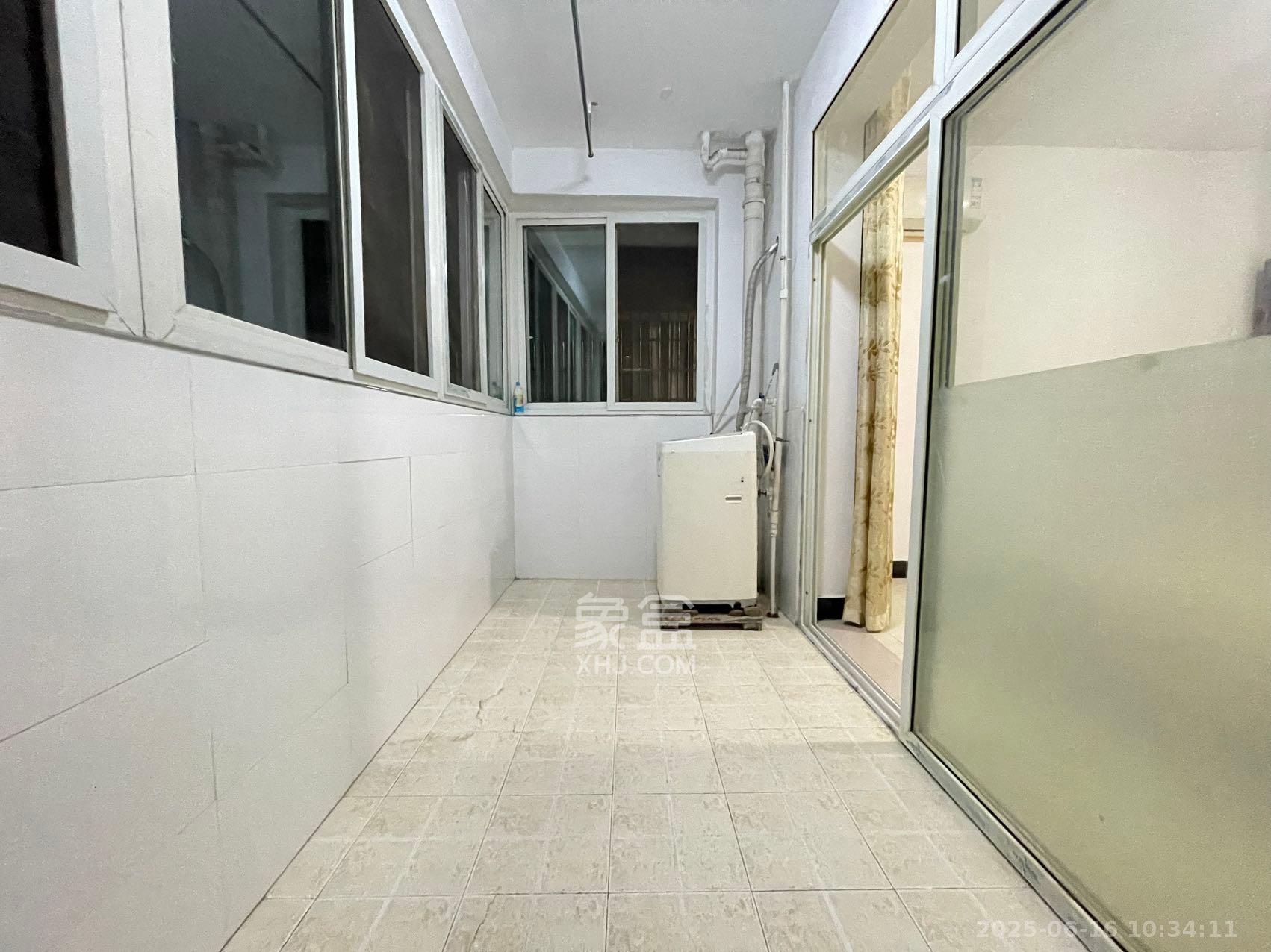 景环小区  3室2厅1卫    2000.0元/月室内图