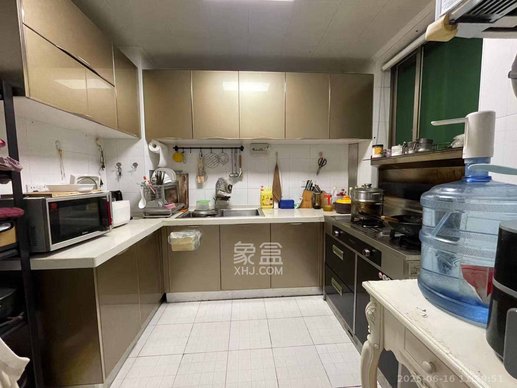 湘农桥社区 3室2厅2卫 3600.0元/月 湘农桥社区 3室2厅2卫 3600.0元/月室内图