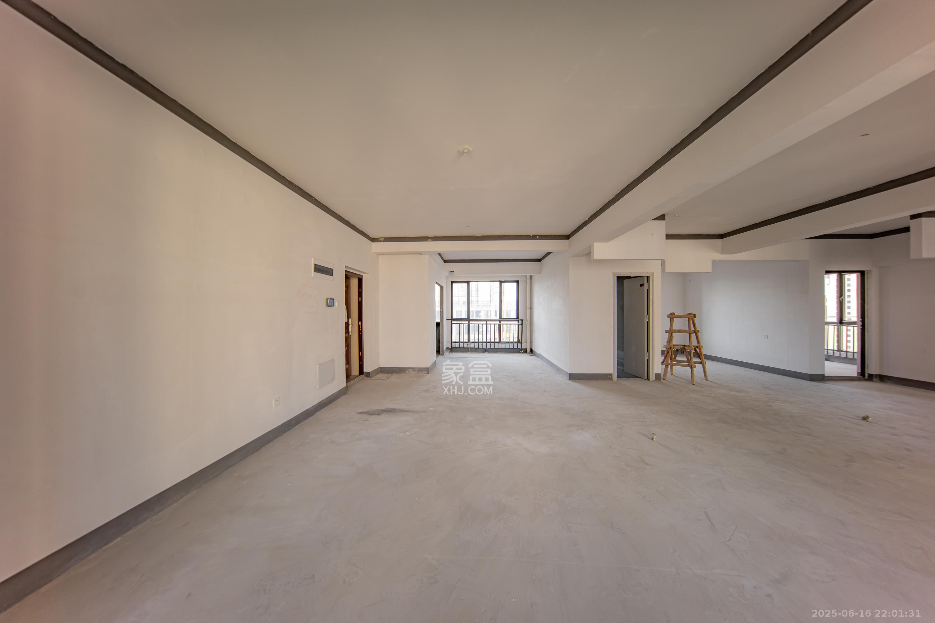 建投象山国际  4室2厅2卫   170.00万