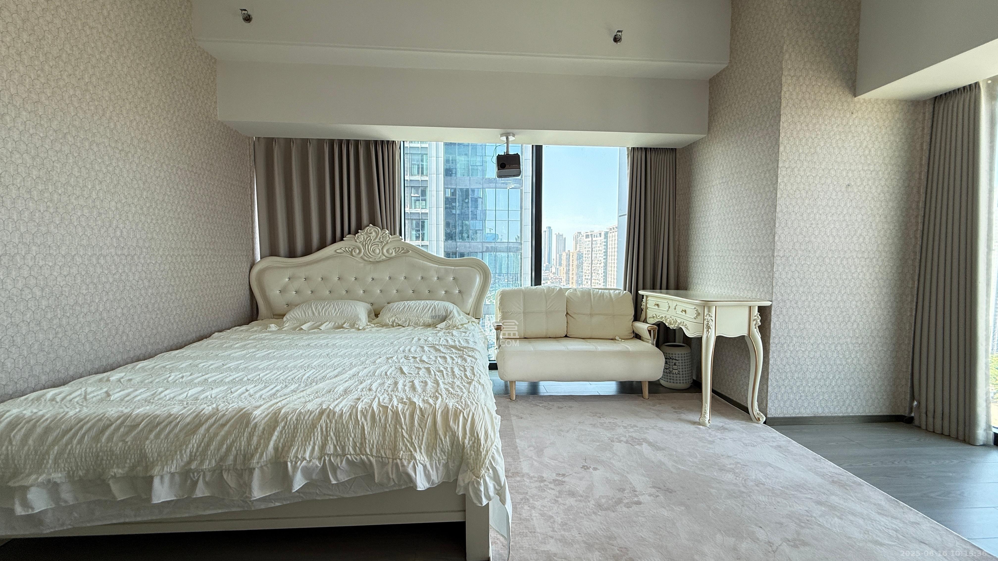 华润置地中心  1室1厅1卫    3200.0元/月室内图