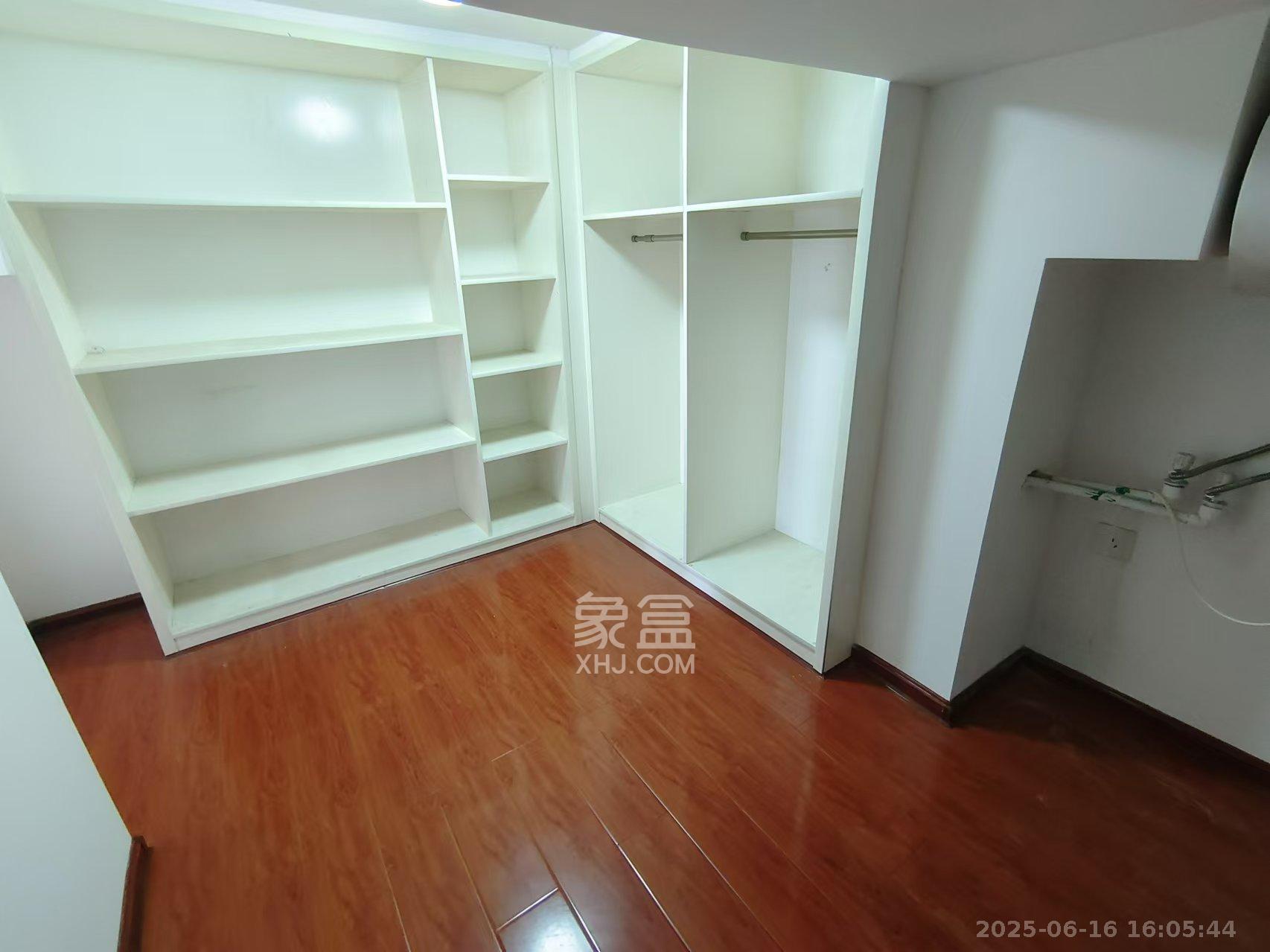 金科时代中心 1室1厅1卫 1600.0元/月 金科时代中心 1室1厅1卫 1600.0元/月室内图