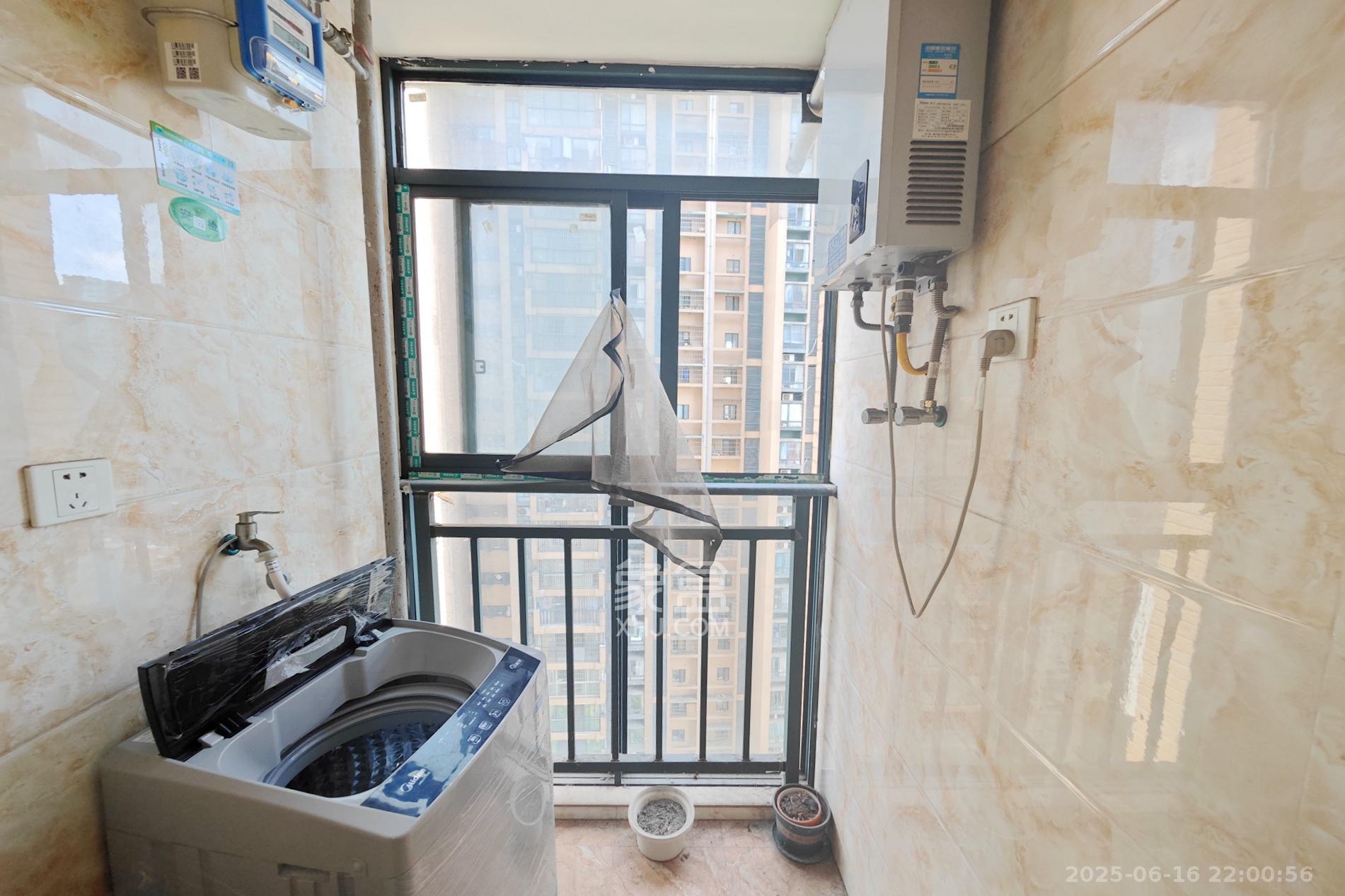 凯轩云顶  1室1厅1卫    28.0万阳台