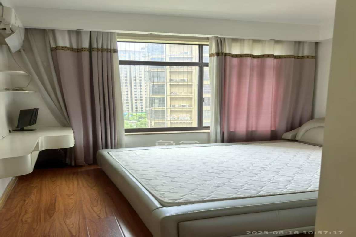 奥林匹克花园贡院三期 1室0厅0卫 2100.0元/月 奥林匹克花园贡院三期 1室0厅0卫 2100.0元/月室内图