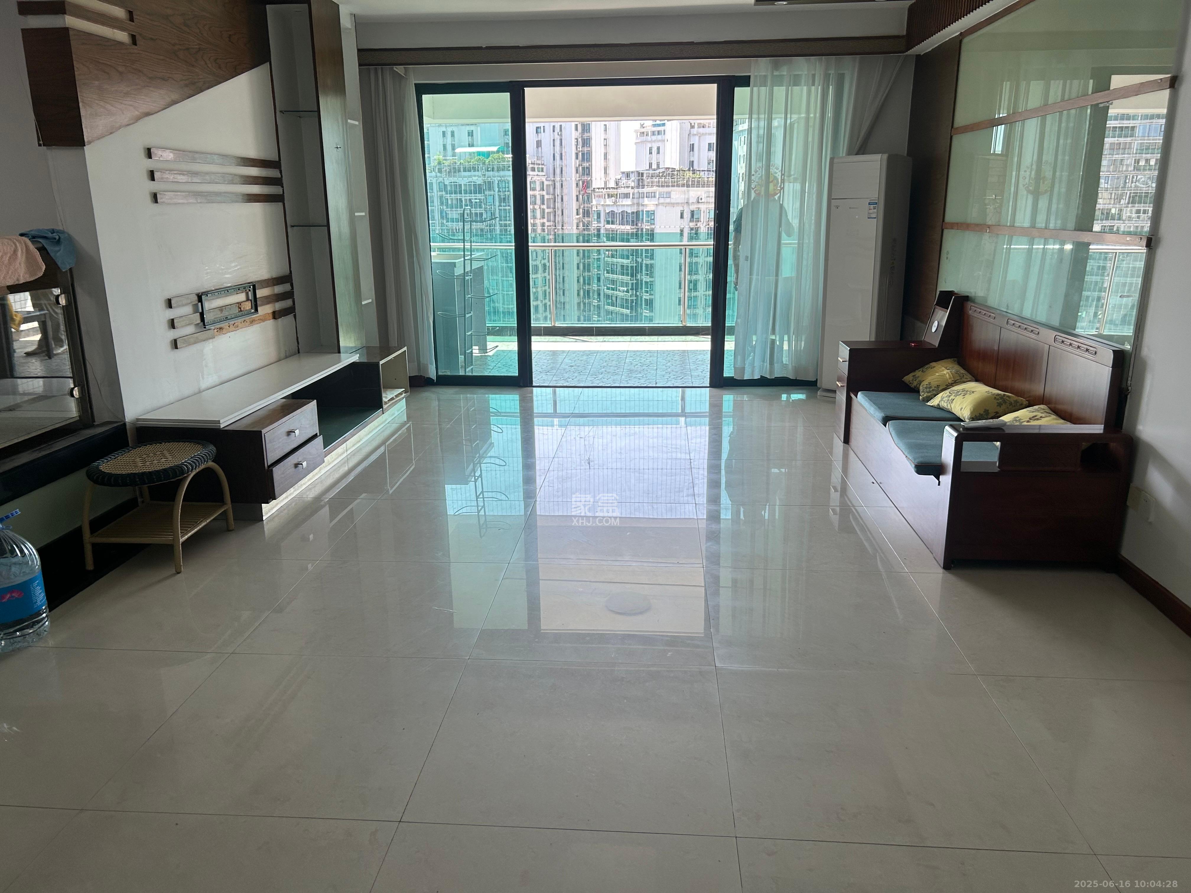 王府花园 4室2厅2卫 3600.0元/月 王府花园 4室2厅2卫 3600.0元/月室内图