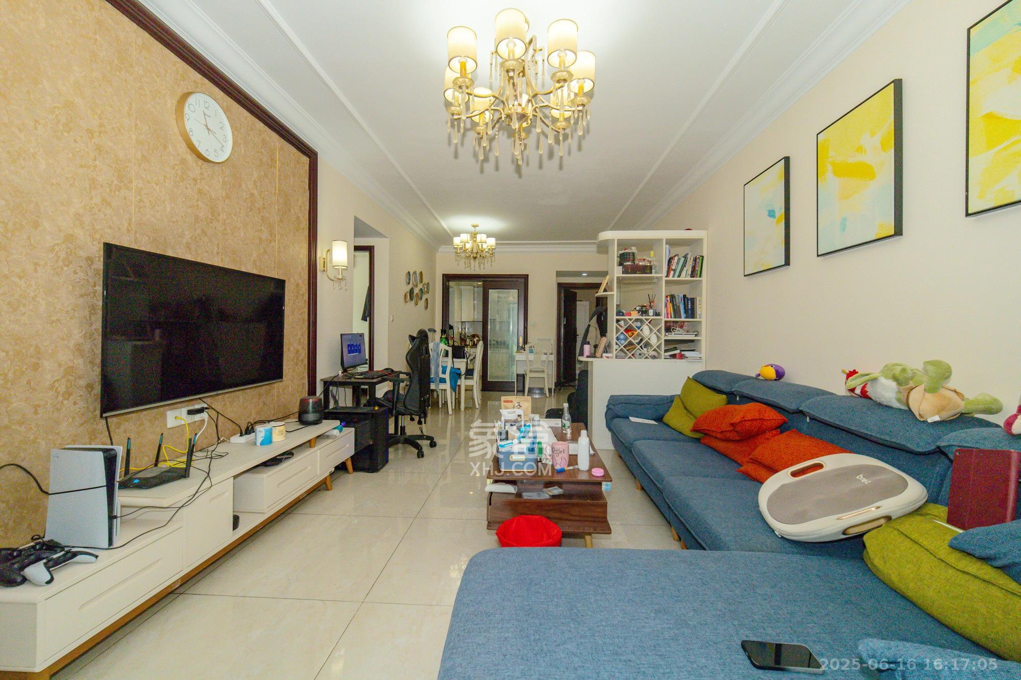 恒大翡翠华庭 2室2厅1卫 59.8万 恒大翡翠华庭 2室2厅1卫 59.8万客厅