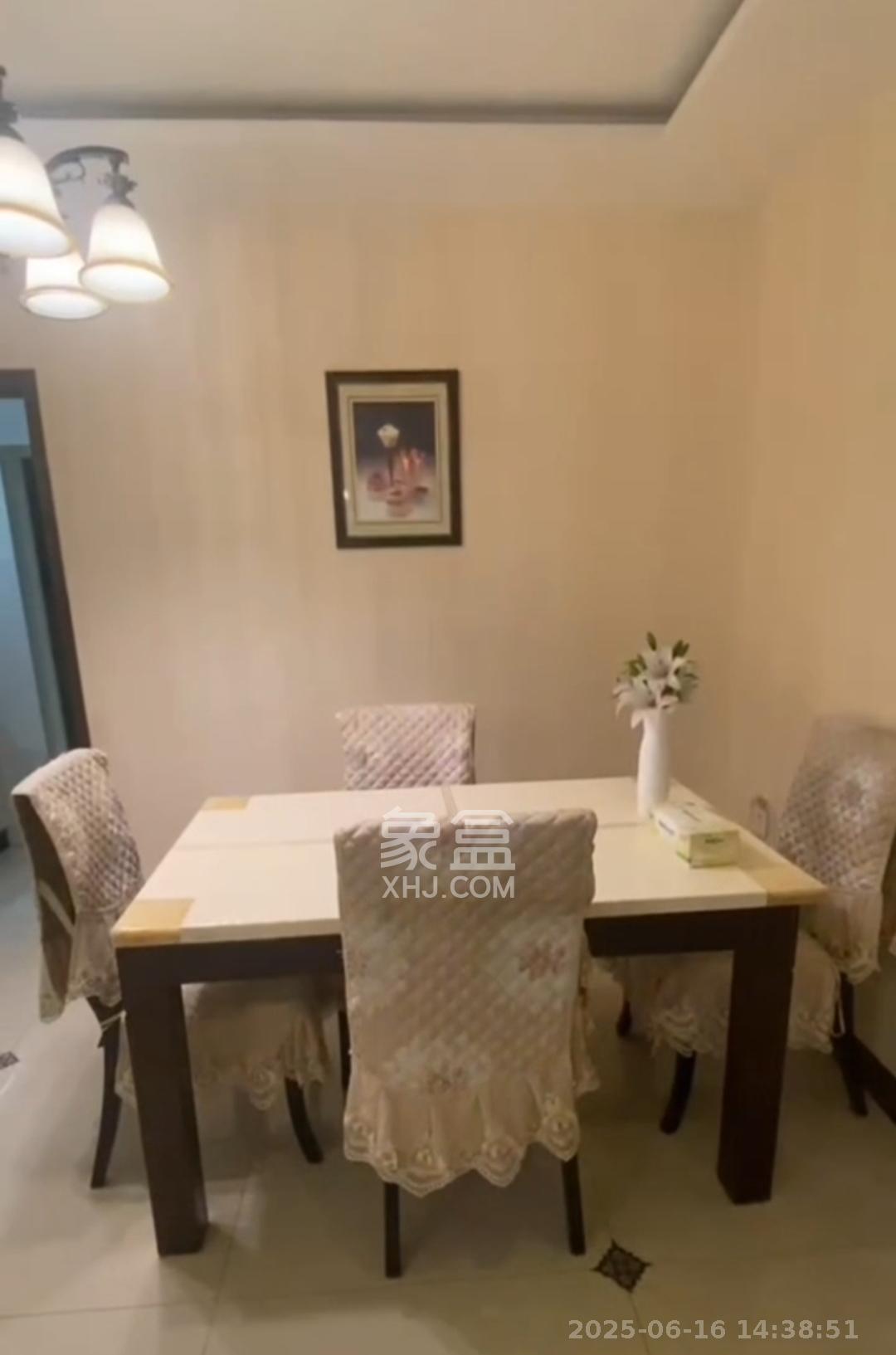 南明苑西区  3室2厅1卫    2500.0元/月室内图