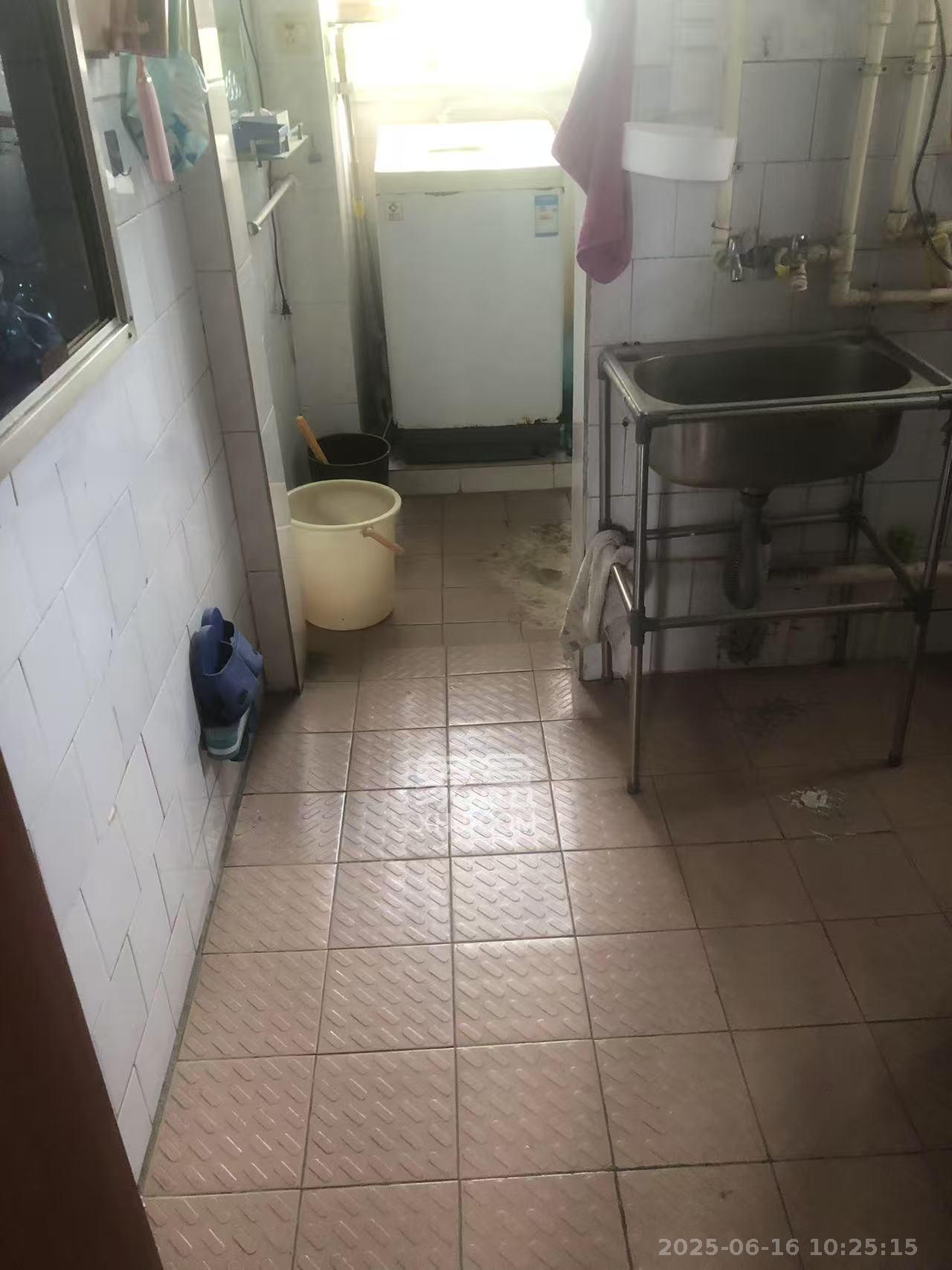 陡岭社区  2室2厅1卫    1000.0元/月 陡岭社区  2室2厅1卫    1000.0元/月室内图