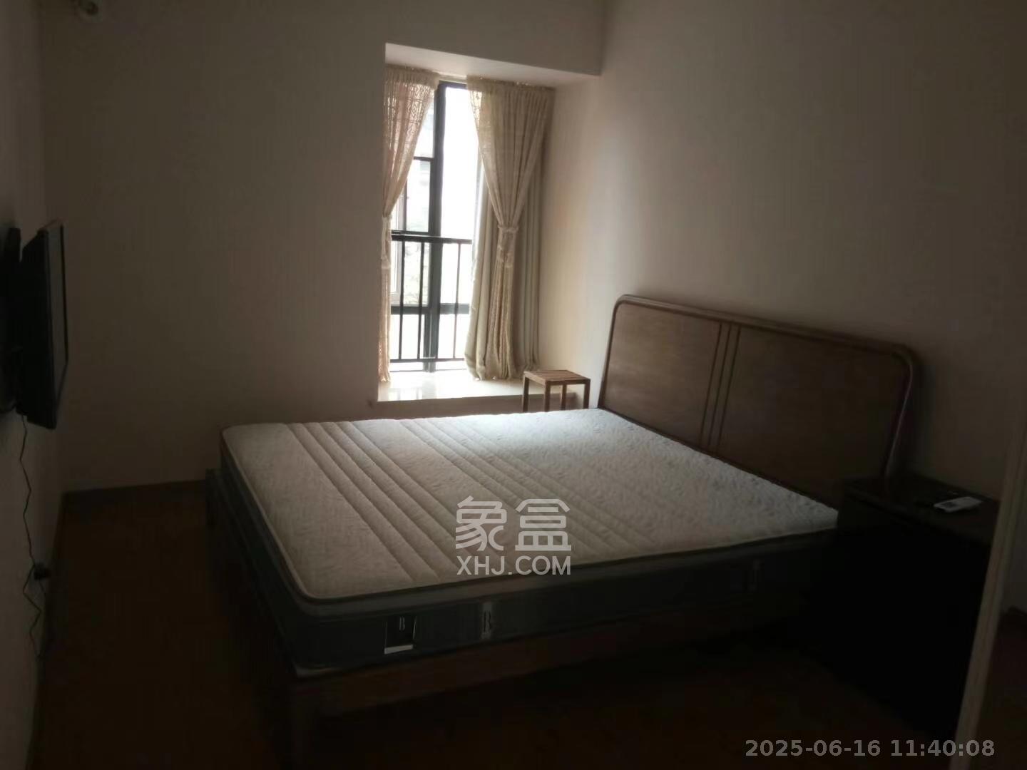 中建芙蓉嘉苑  4室2厅2卫   3000.00元/月室内图