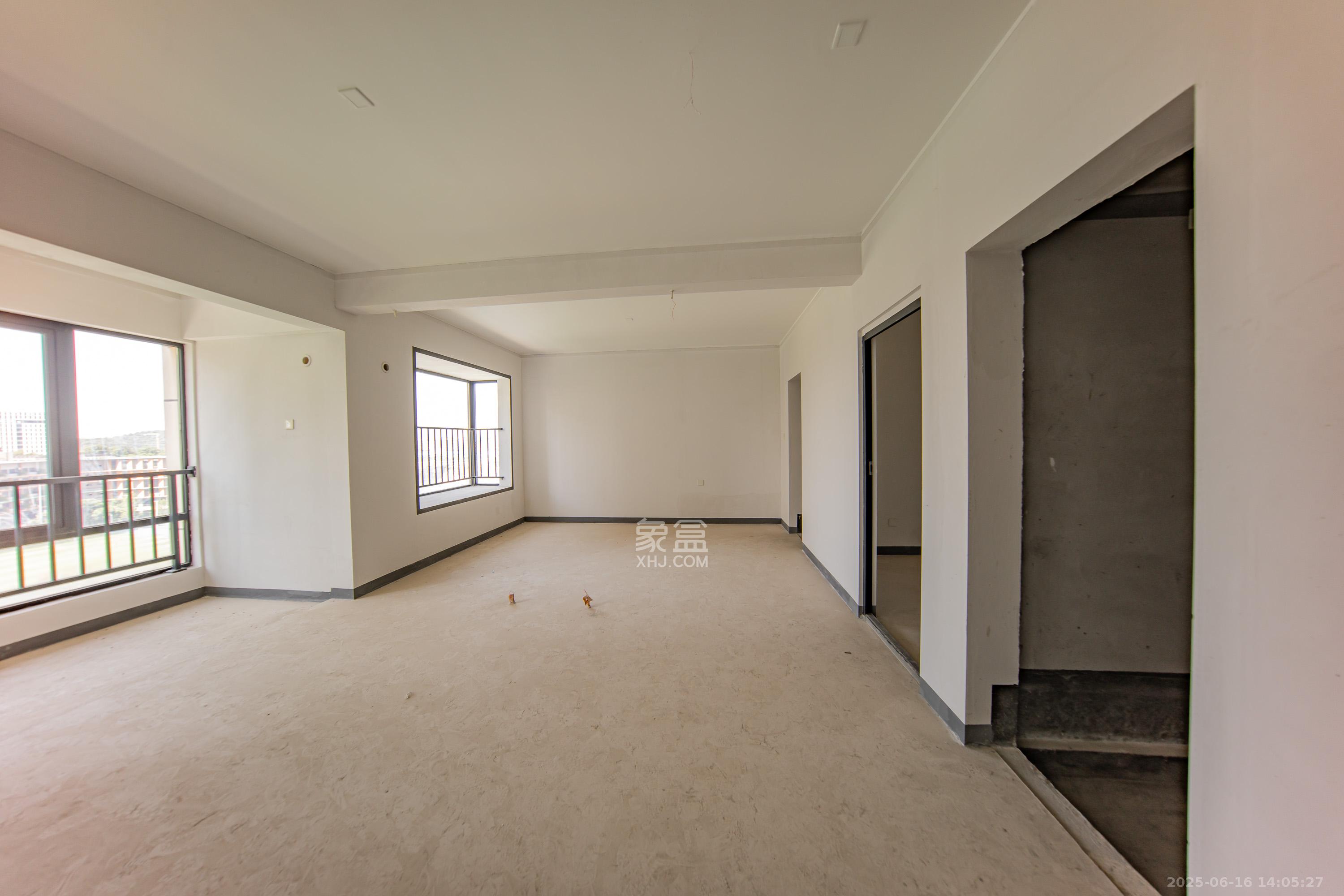 建投象山国际  3室2厅1卫   106.00万卧室
