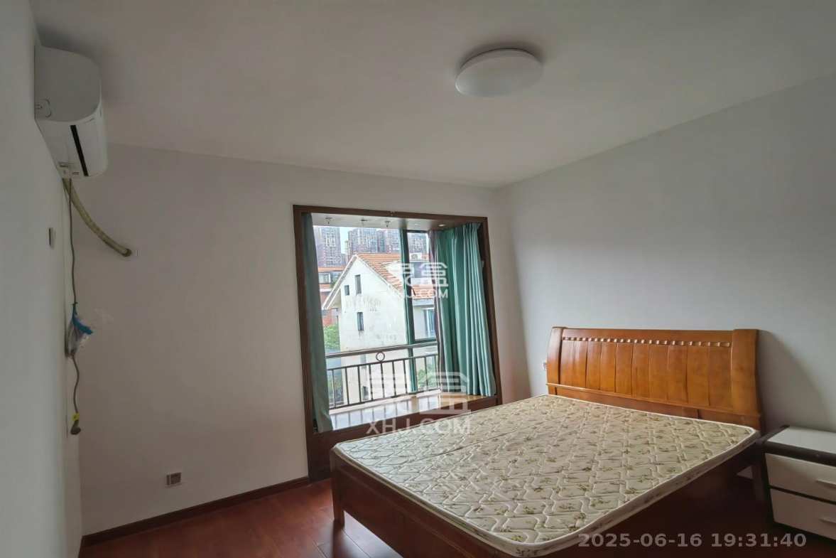 东方新城  5室2厅2卫    1000.0元/月 东方新城  5室2厅2卫    1000.0元/月室内图