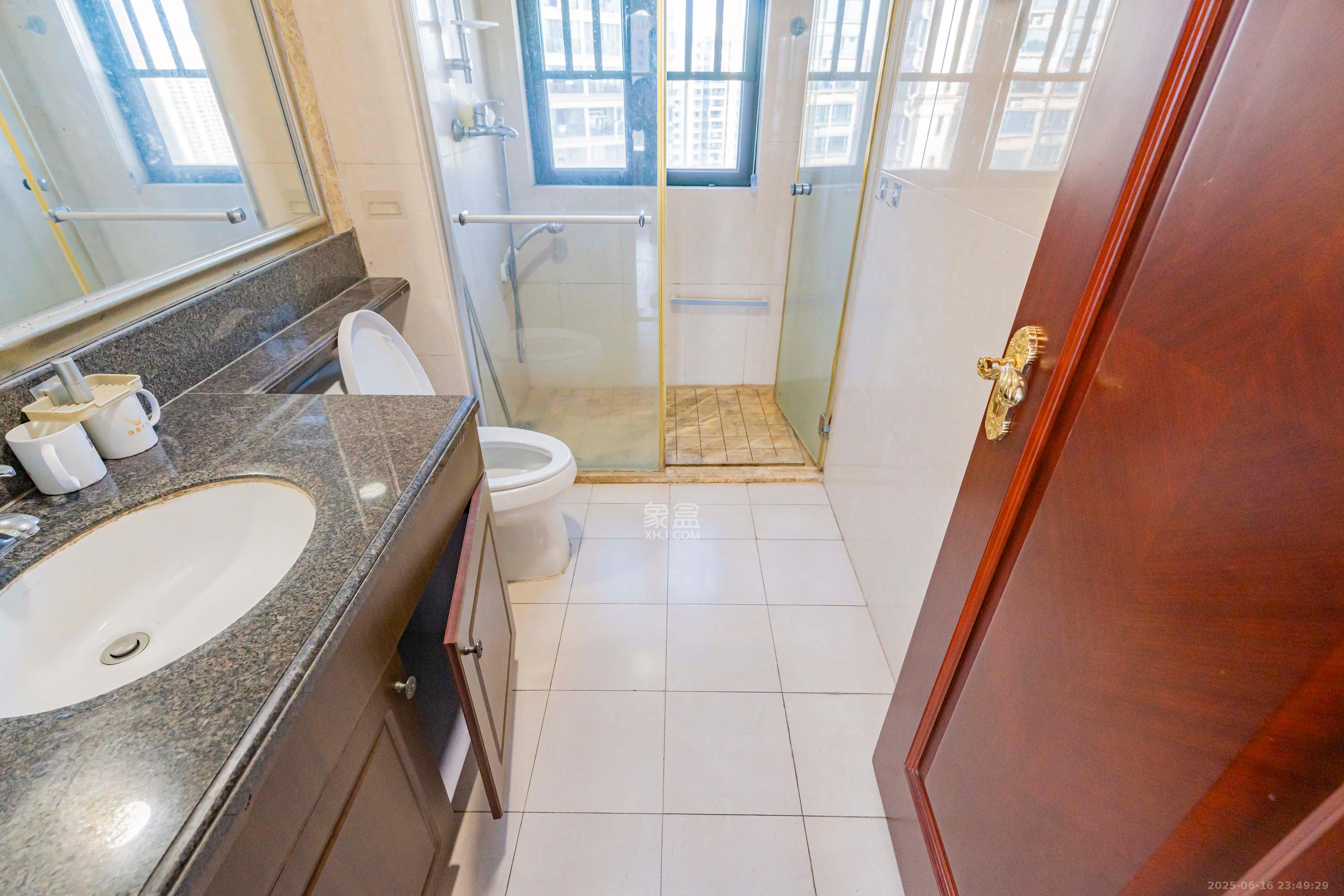 恒大雅苑  3室2厅1卫    98.0万卫生间