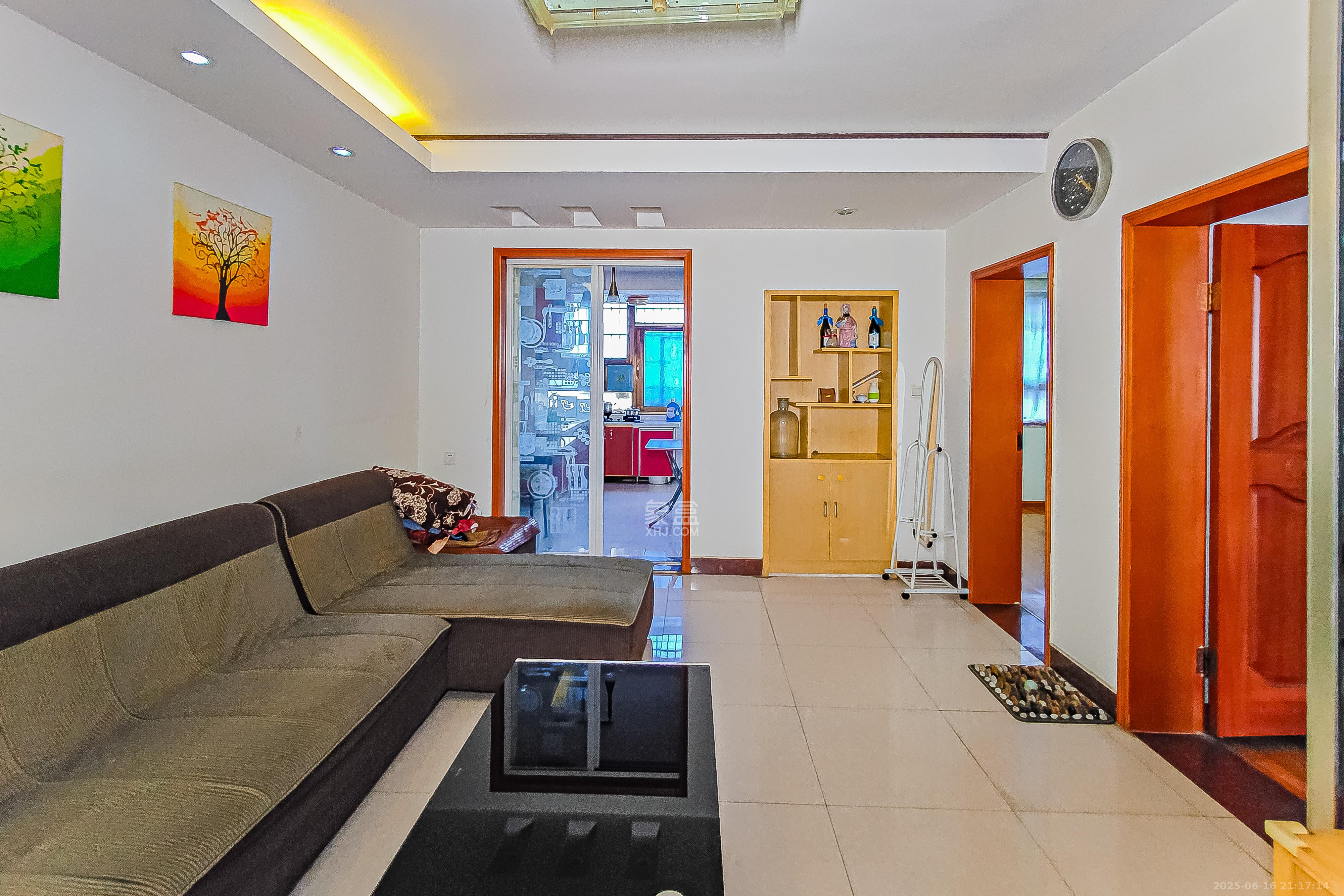 上碧湘街碧丽楼  2室1厅1卫    50.0万 上碧湘街碧丽楼  2室1厅1卫    50.0万客厅