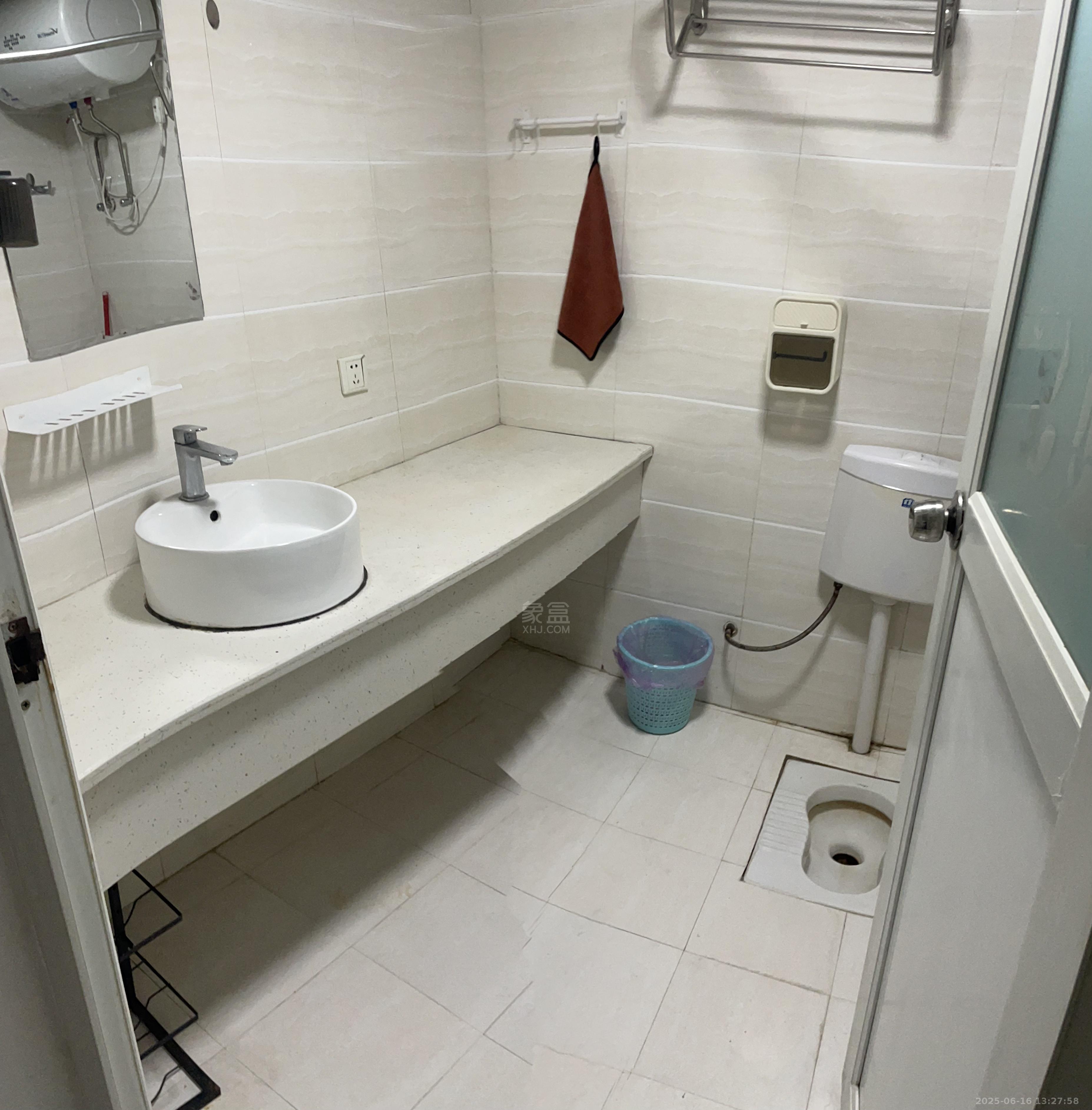 鸿益广场 1室1厅1卫 800.0元/月 鸿益广场 1室1厅1卫 800.0元/月室内图