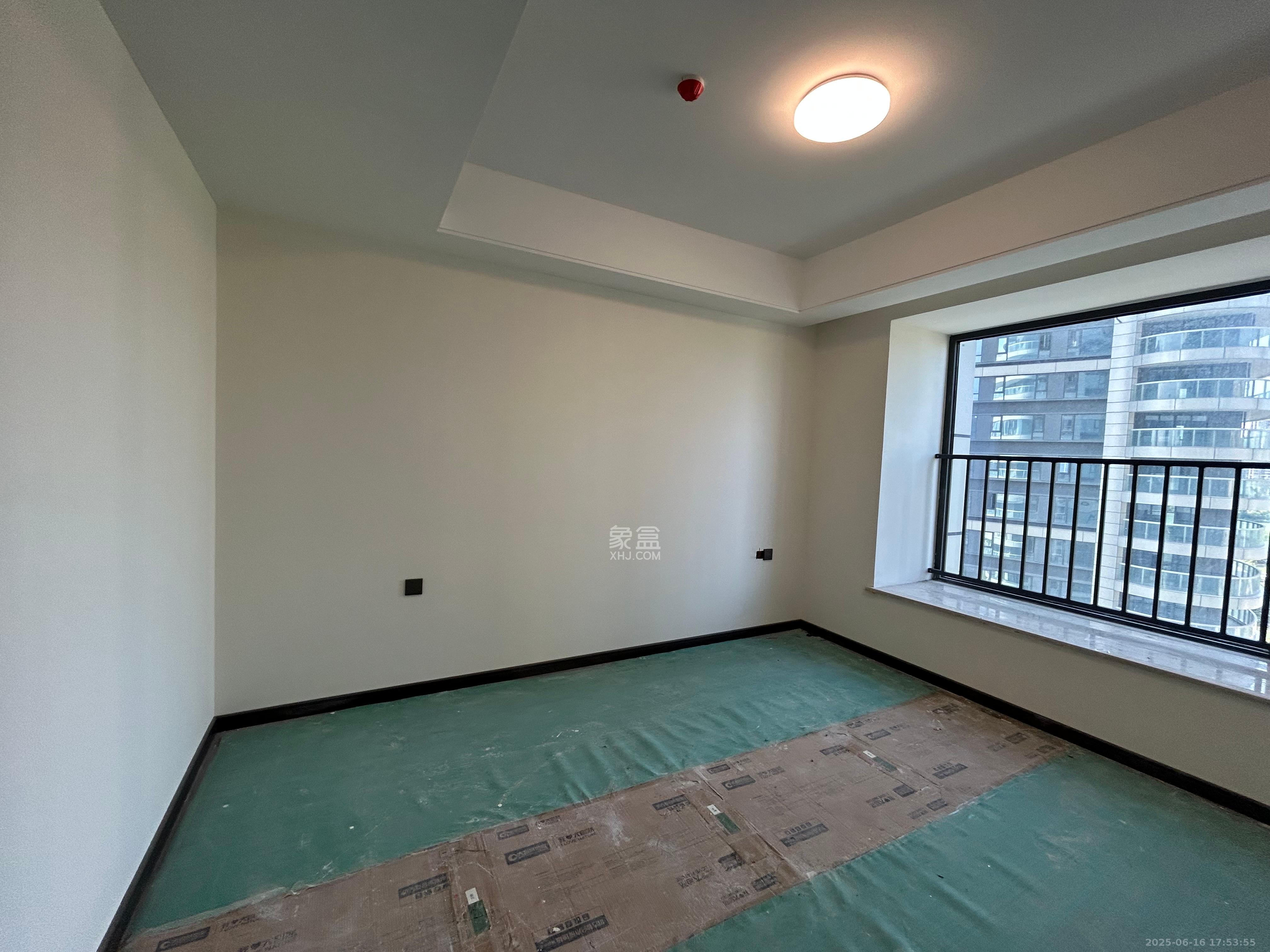 绿地V岛  5室2厅3卫    8800.0元/月 绿地V岛  5室2厅3卫    8800.0元/月室内图