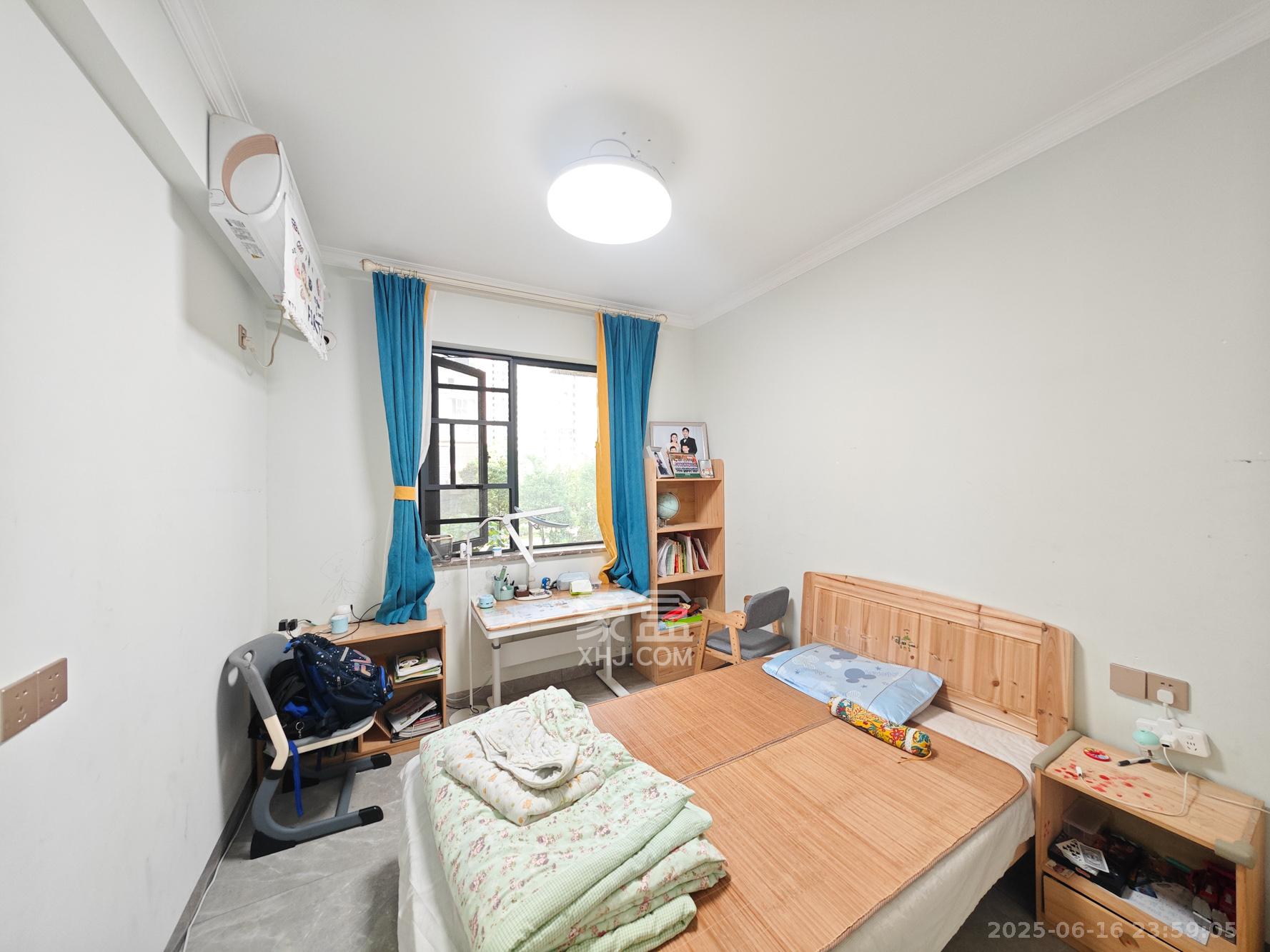 中建嘉和城  4室2厅2卫   125.00万卧室