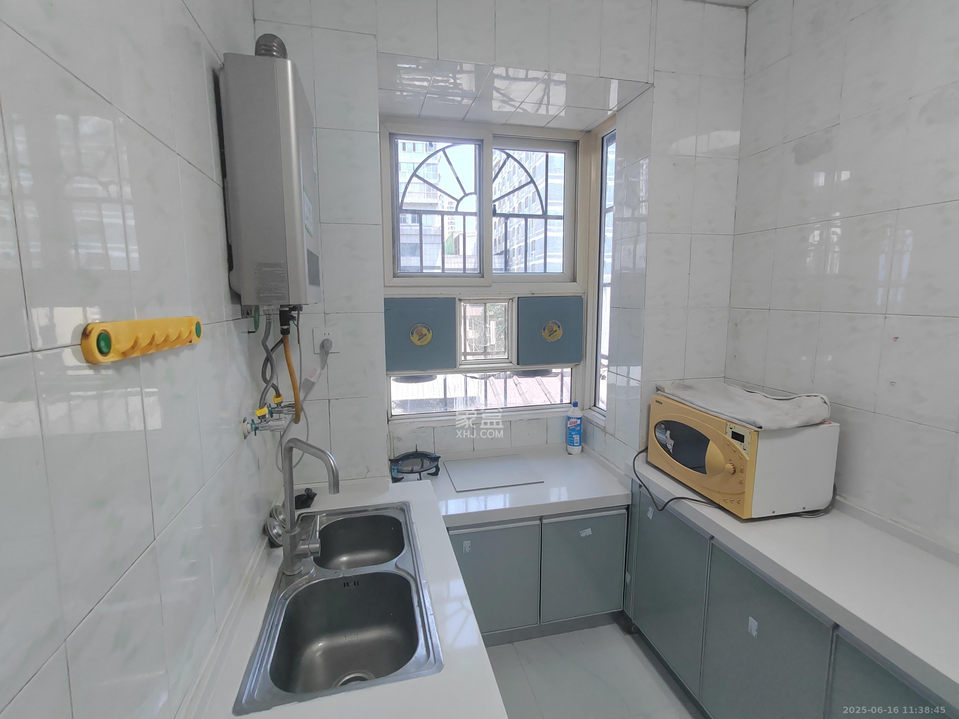 新世界商贸城 2室2厅1卫 2500.0元/月 新世界商贸城 2室2厅1卫 2500.0元/月室内图