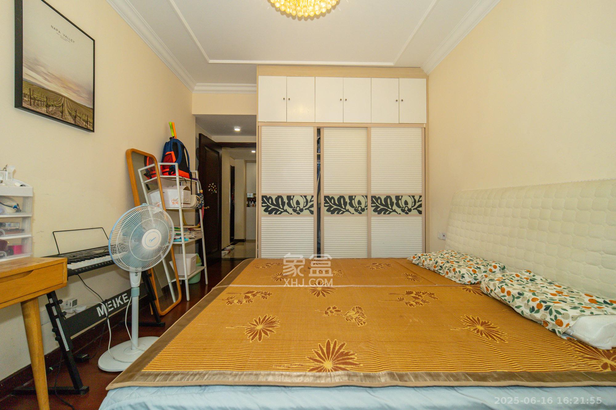 恒大翡翠华庭  3室2厅1卫    85.0万卧室