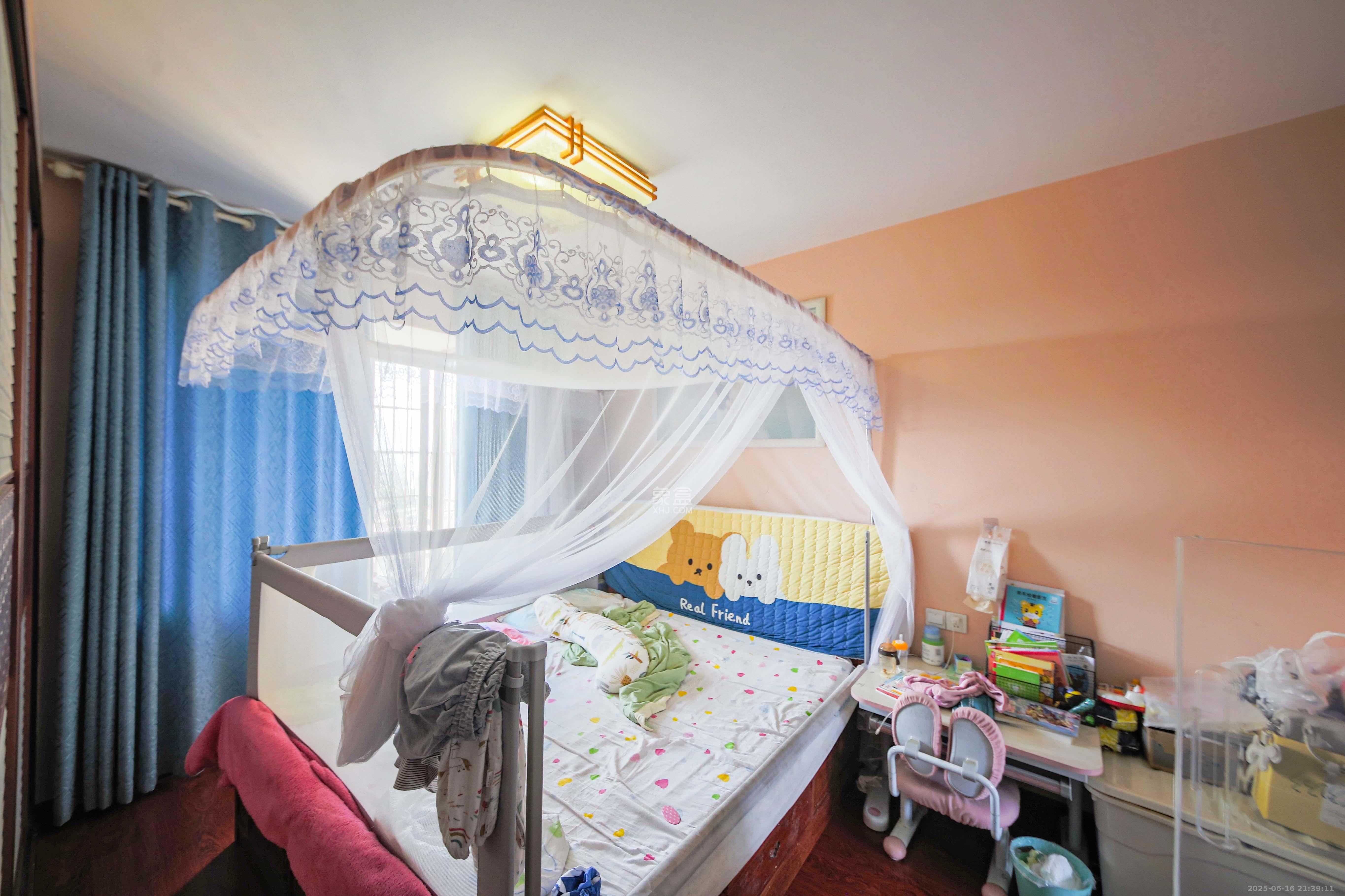 鑫远御文台一期  4室2厅2卫    115.0万 鑫远御文台一期  4室2厅2卫    115.0万卧室