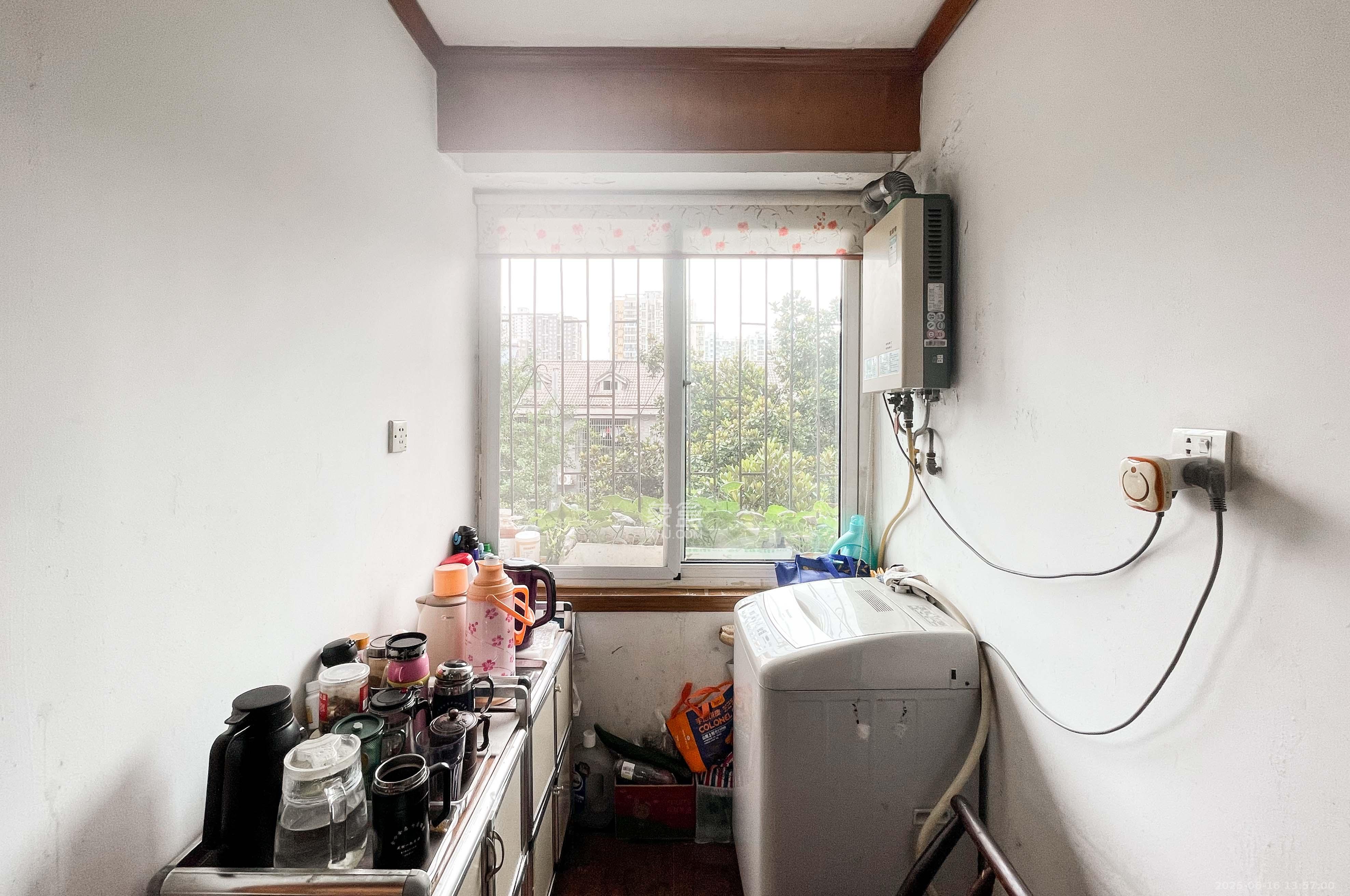 安塑宿舍 4室2厅2卫 86.0万 安塑宿舍 4室2厅2卫 86.0万其他