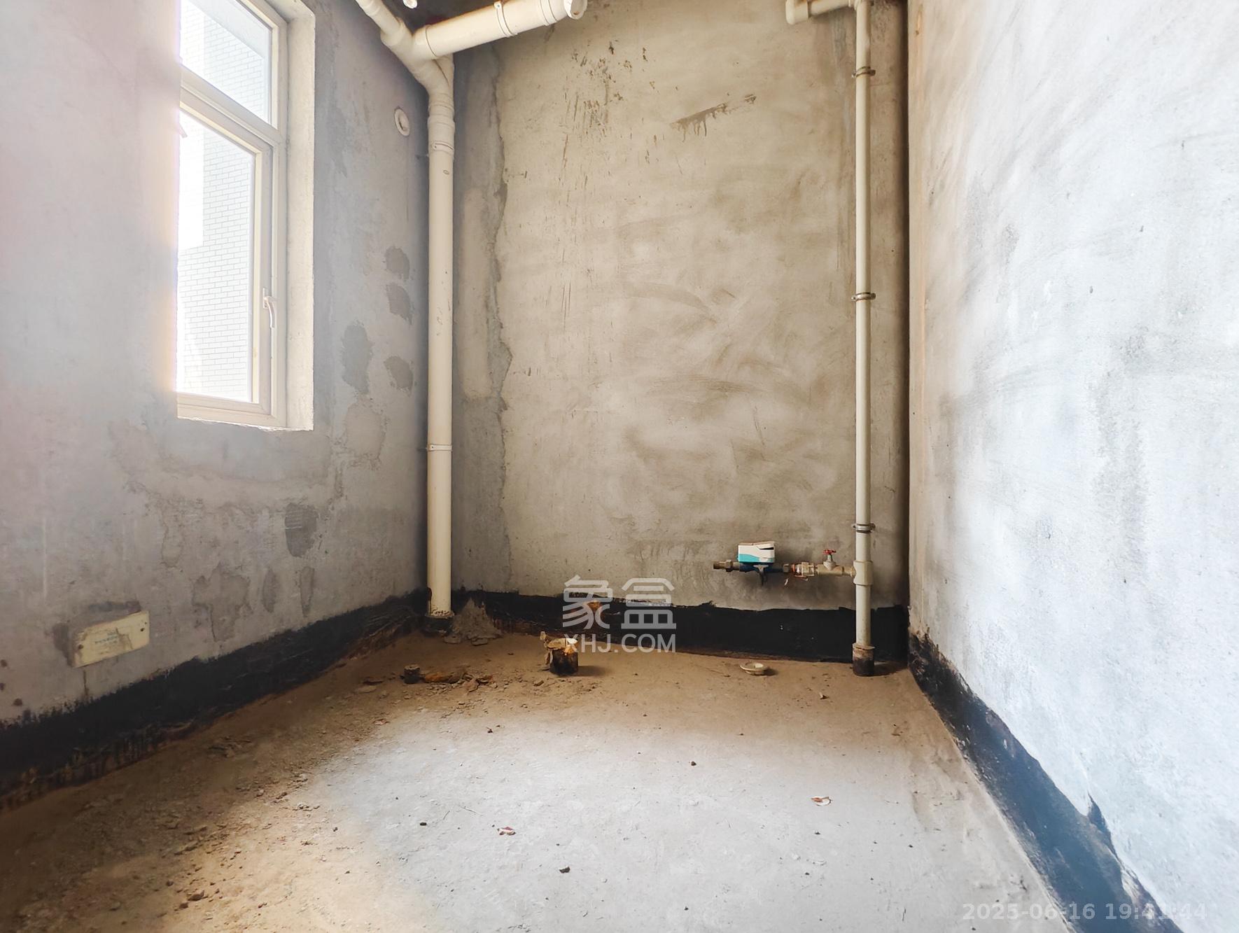 华银天际 4室2厅2卫 88.0万 华银天际 4室2厅2卫 88.0万卫生间