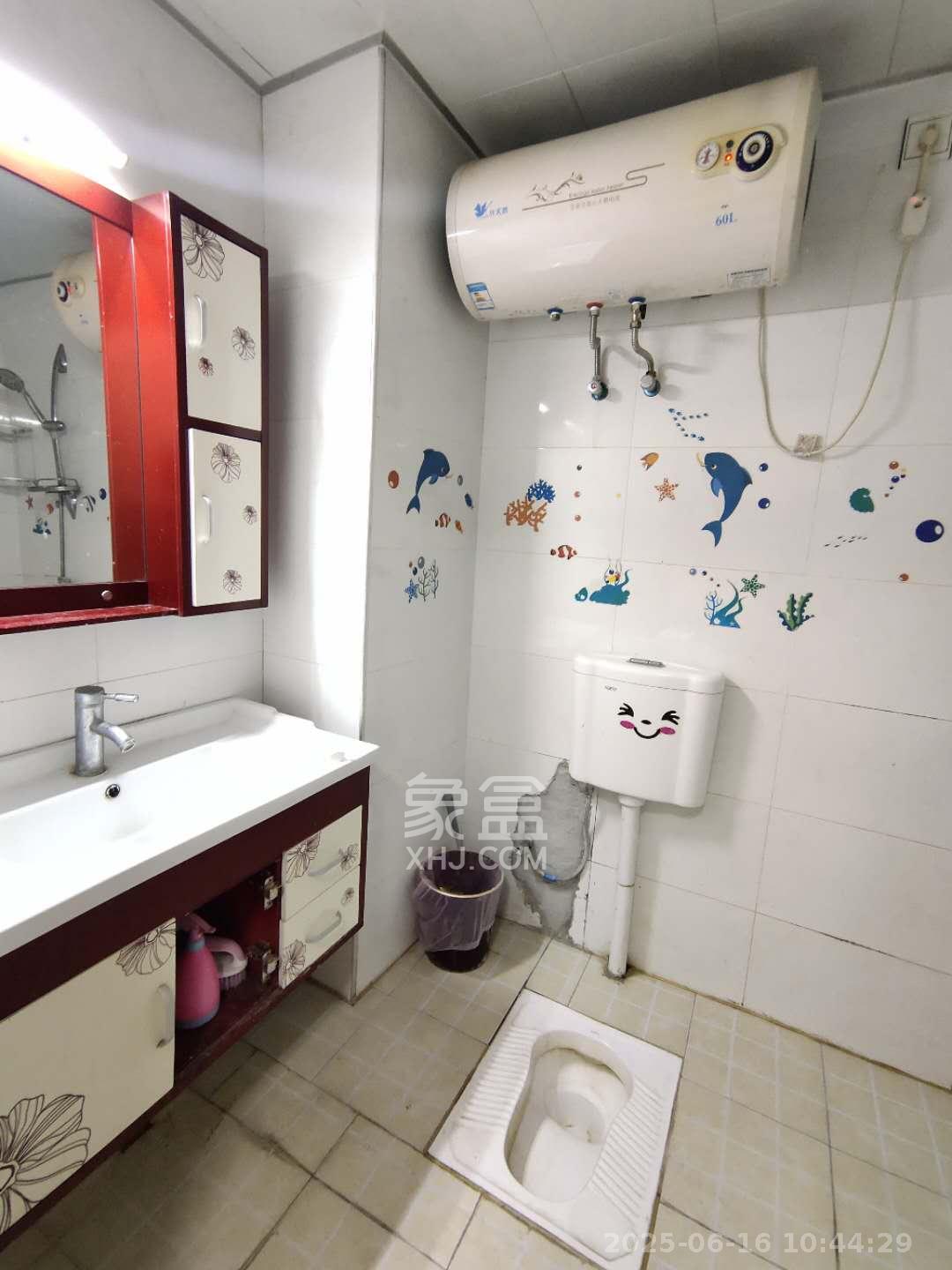 长房时代城  1室1厅1卫    1300.0元/月 长房时代城  1室1厅1卫    1300.0元/月