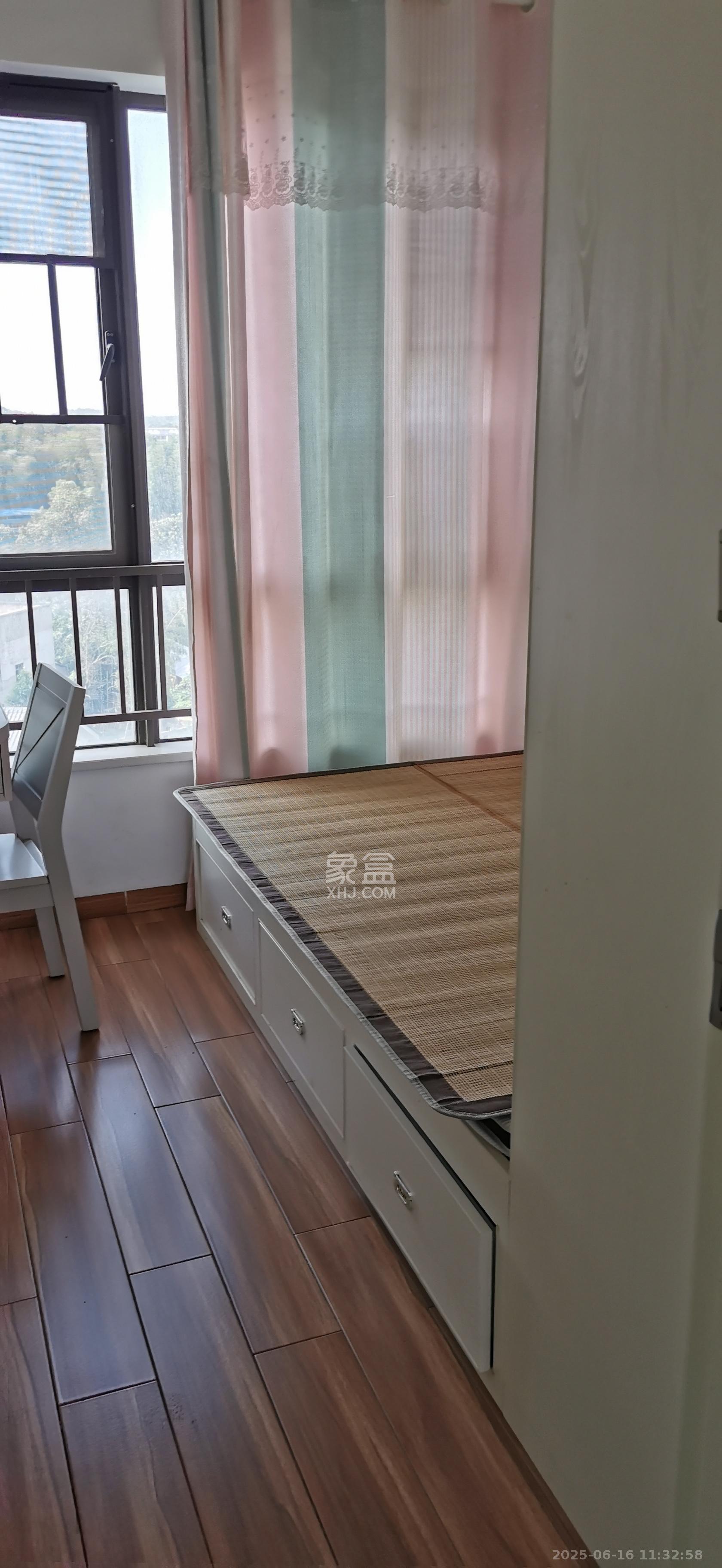 佳兆业水岸新都  4室2厅2卫   1800.00元/月室内图