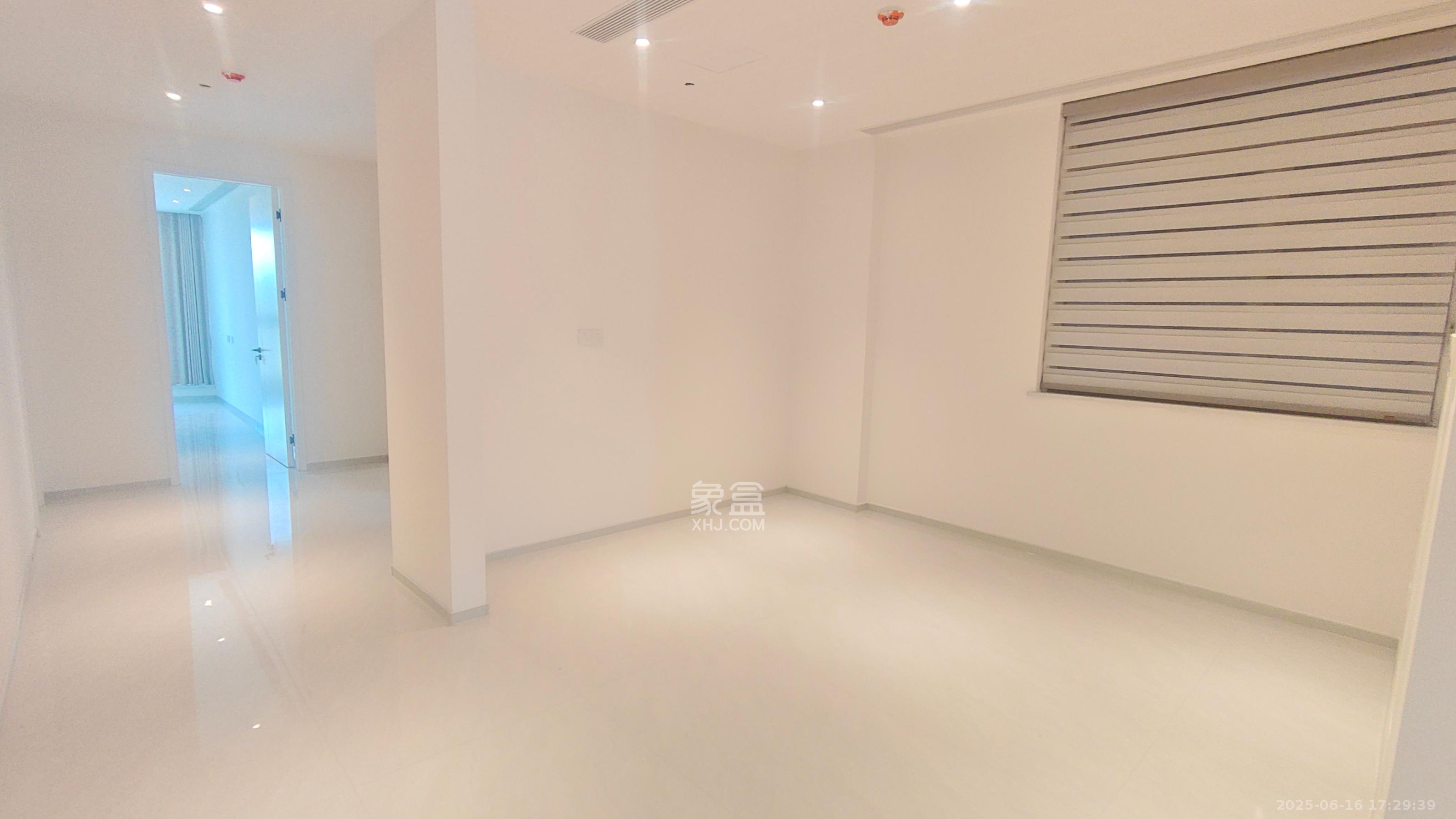 正荣梅溪紫阙台  5室2厅3卫    10000.0元/月室内图