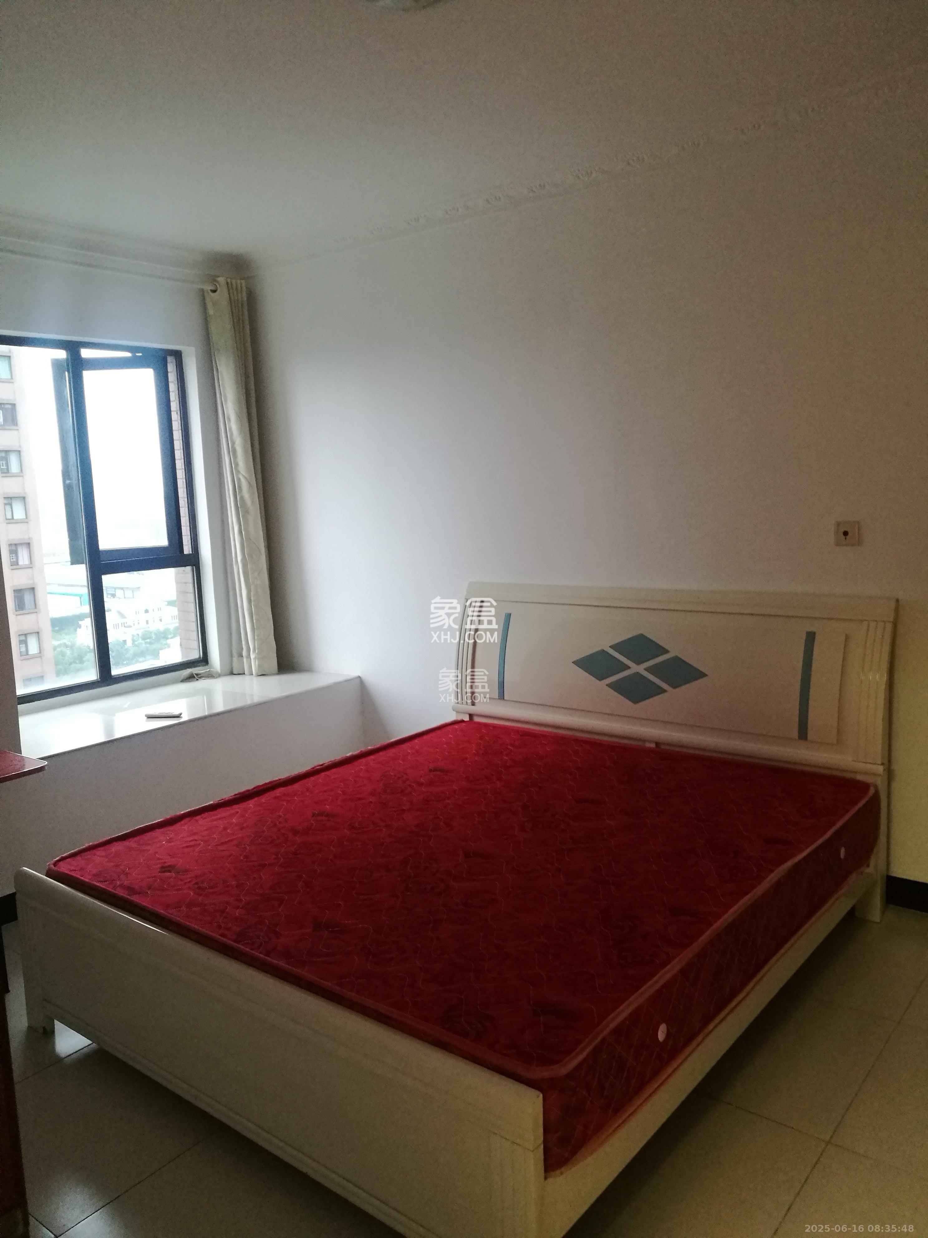 三一街区 3室2厅1卫 1600.0元/月 三一街区 3室2厅1卫 1600.0元/月室内图