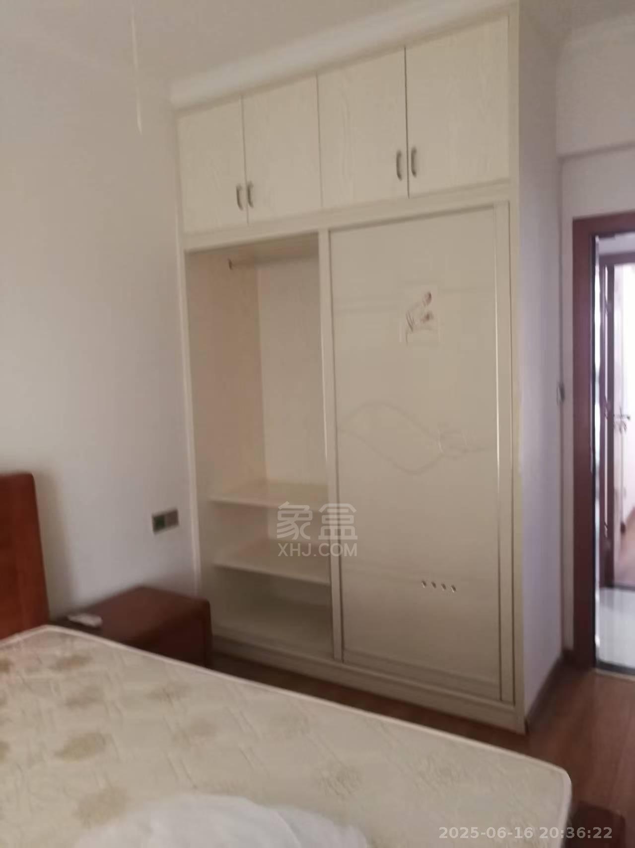 武广国际学苑 3室2厅2卫 2500.0元/月 武广国际学苑 3室2厅2卫 2500.0元/月室内图