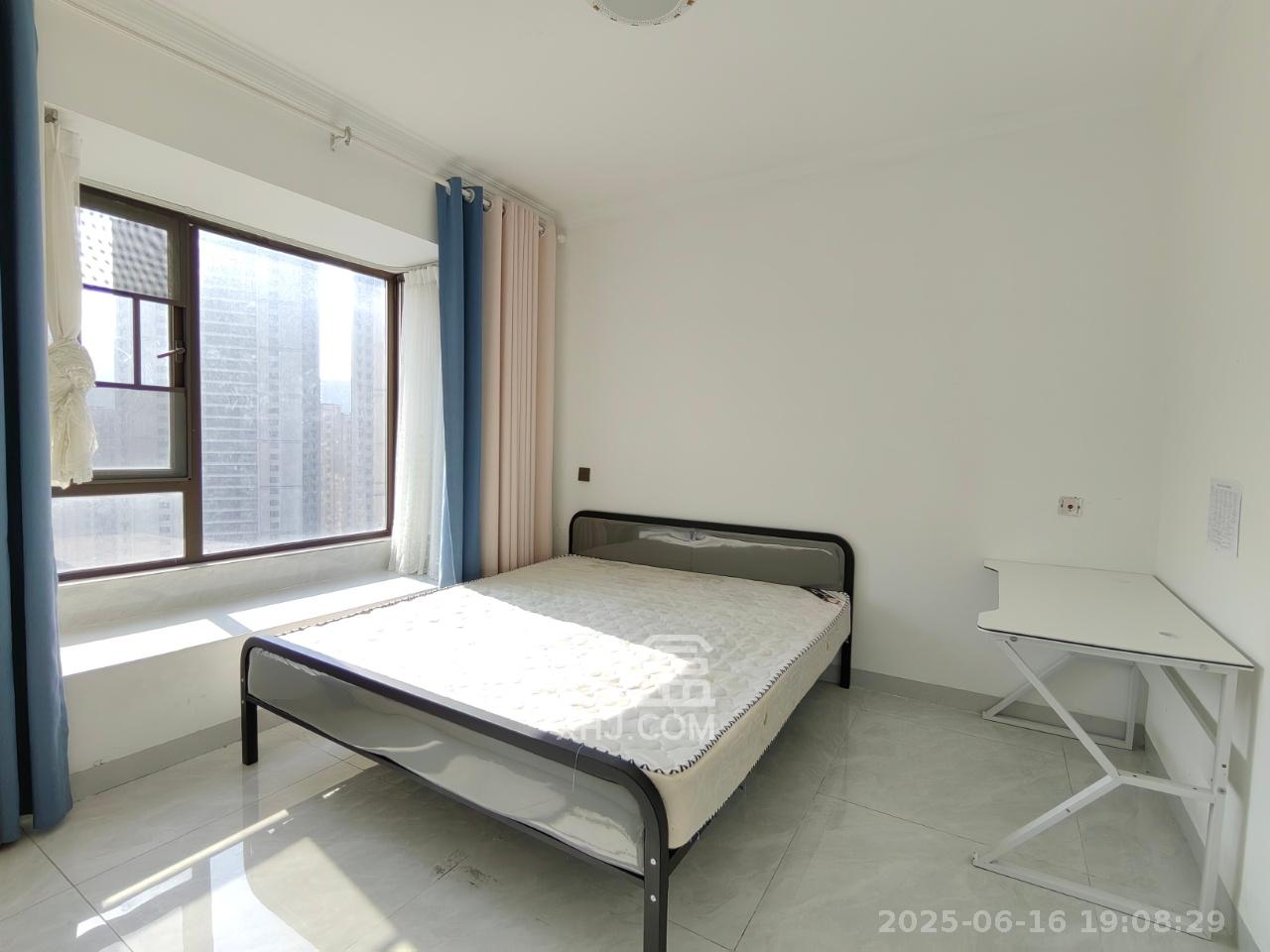 保利城（中航城国际社区、郡原美村）  3室2厅2卫   2400.00元/月室内图