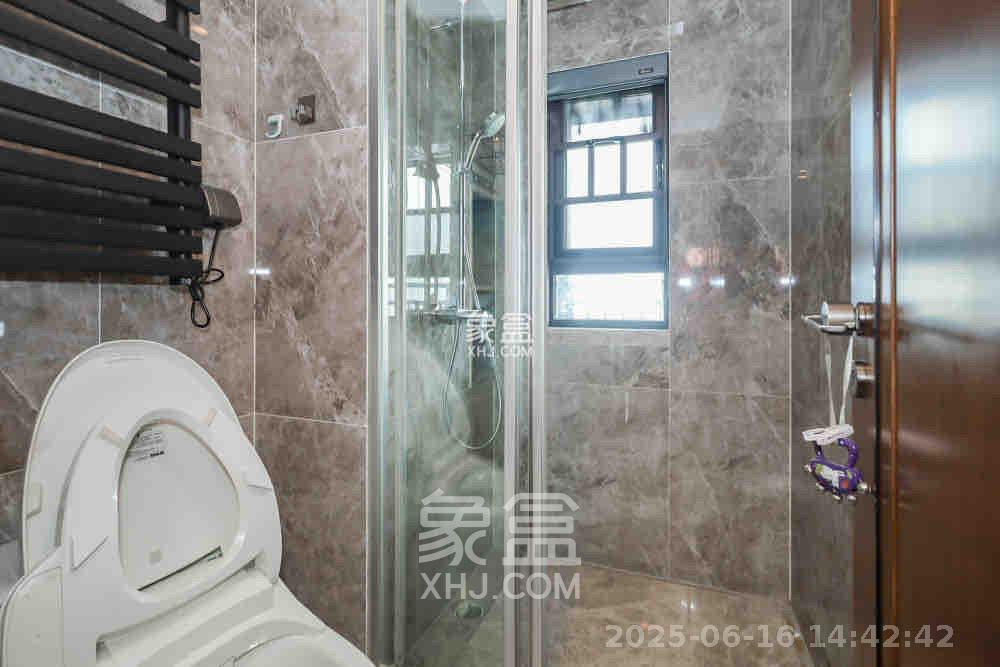 万科里金域国际  4室2厅2卫   9000.00元/月室内图